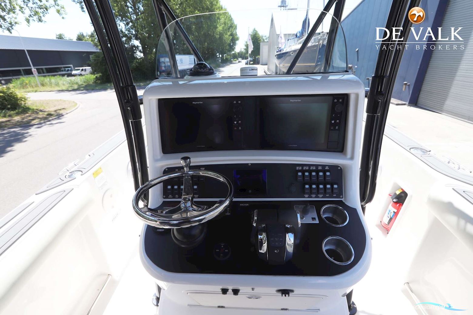 Boston Whaler 270 Outrage