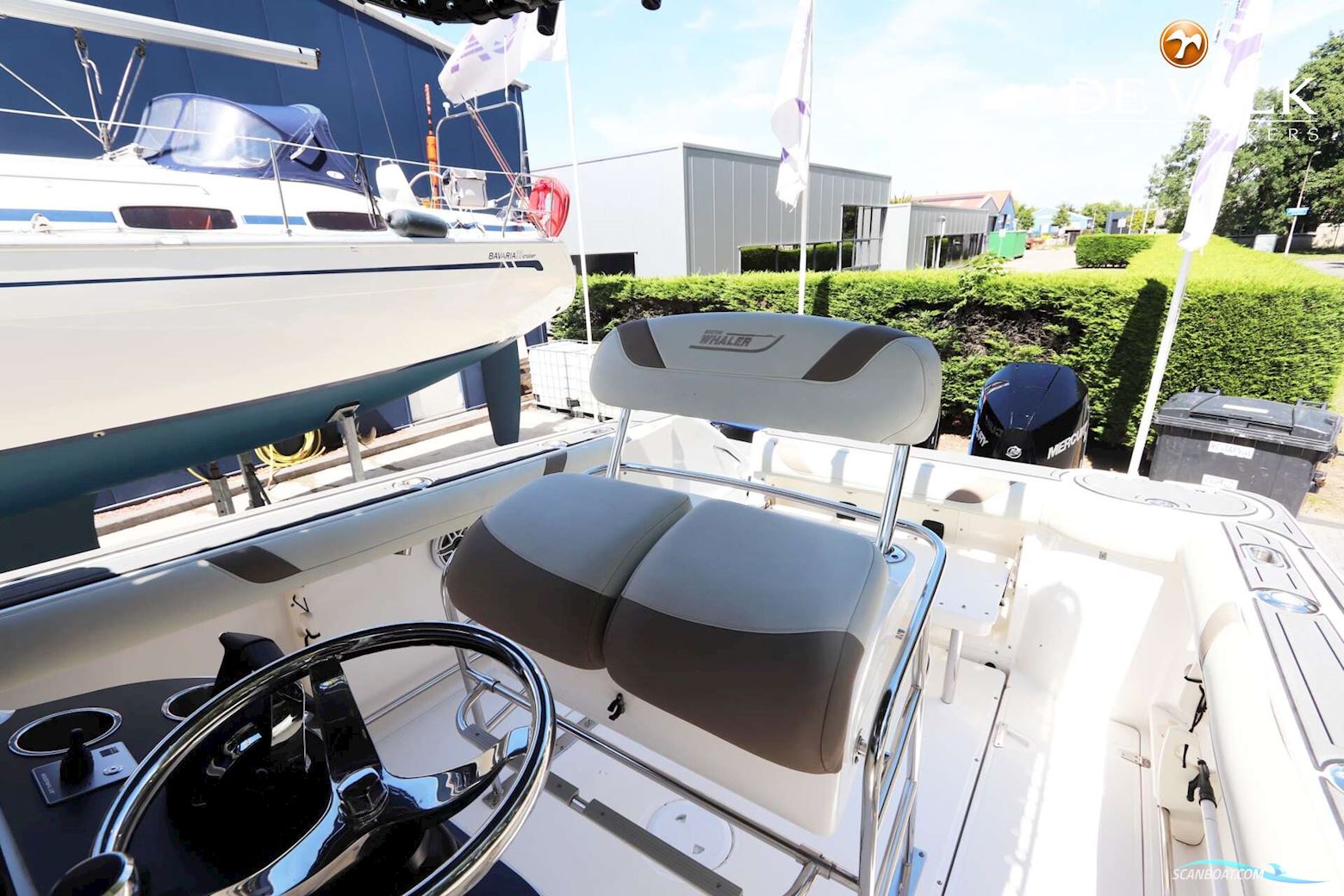 Boston Whaler 270 Outrage
