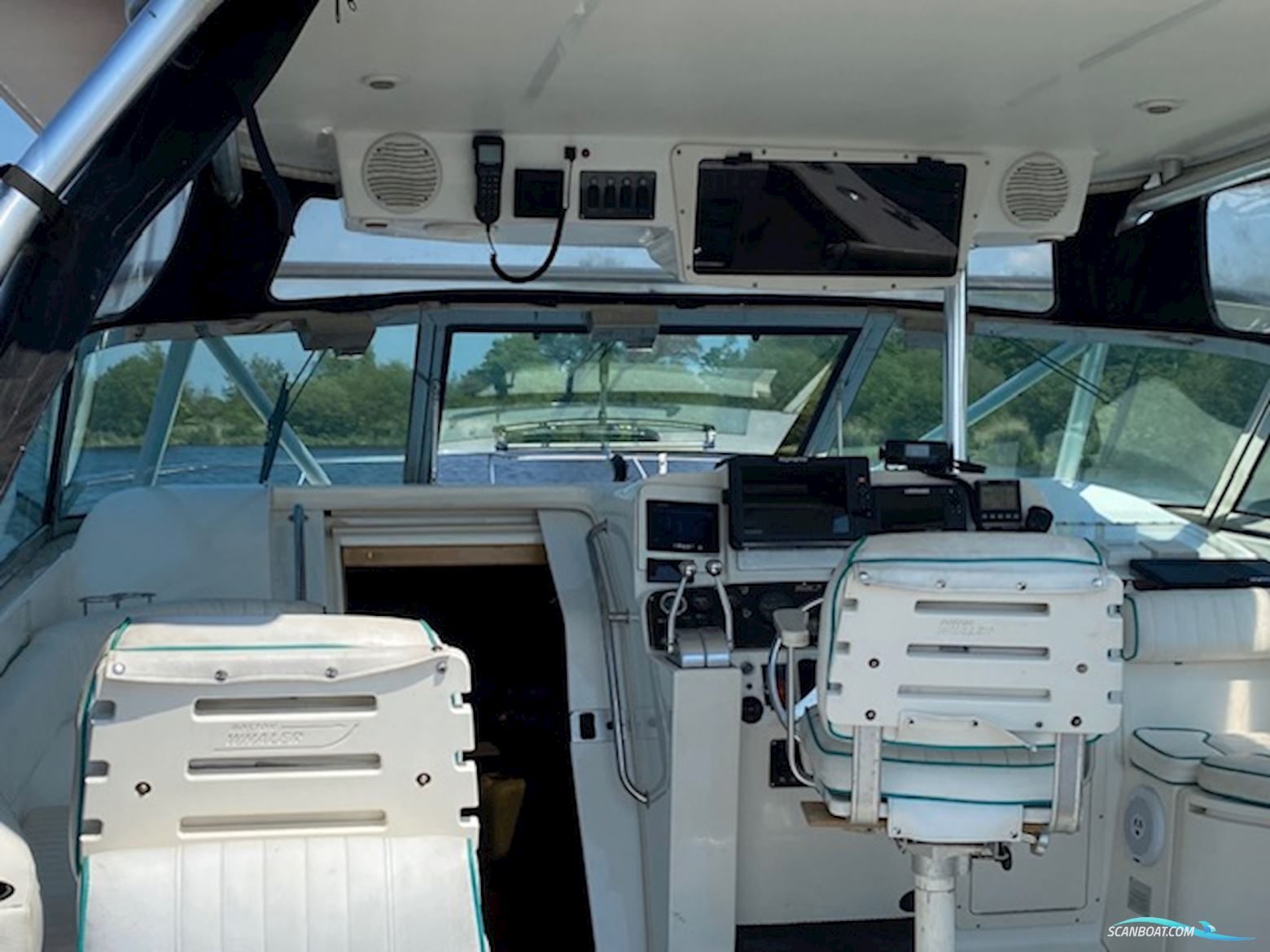 Boston Whaler 340 Defiance