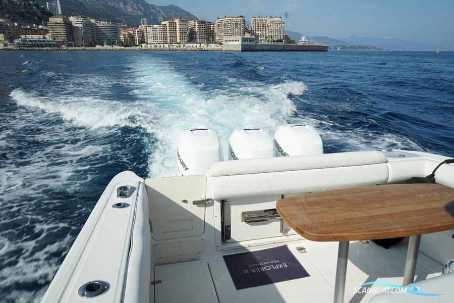 Boston Whaler 370 Outrage
