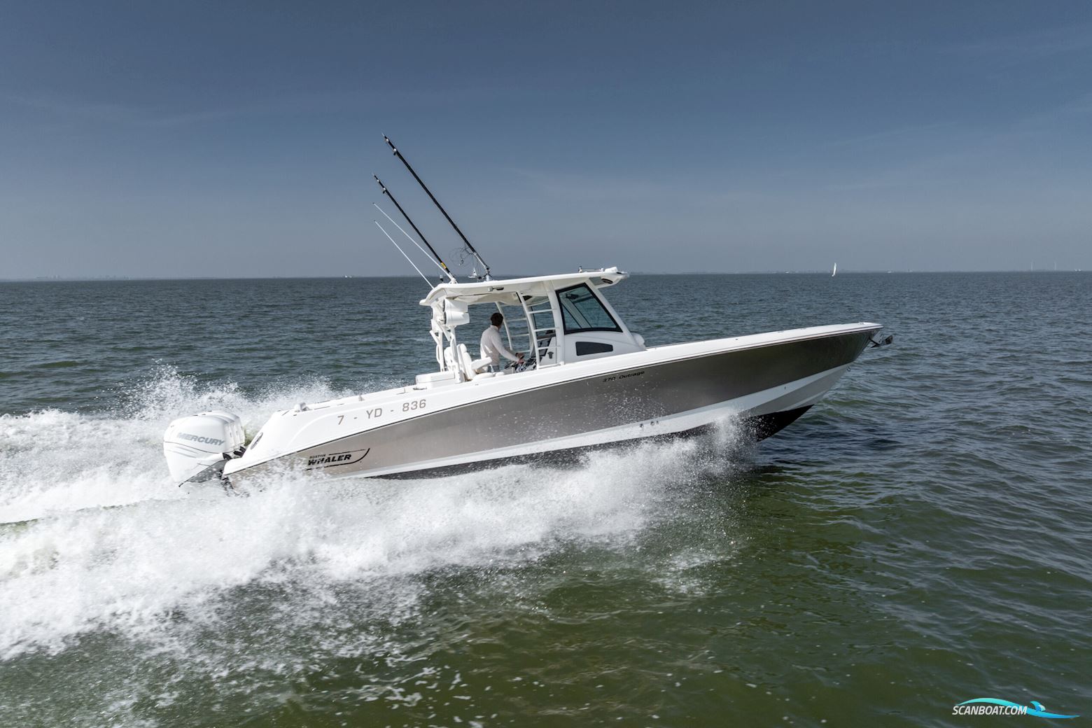 Boston Whaler 370 Outrage