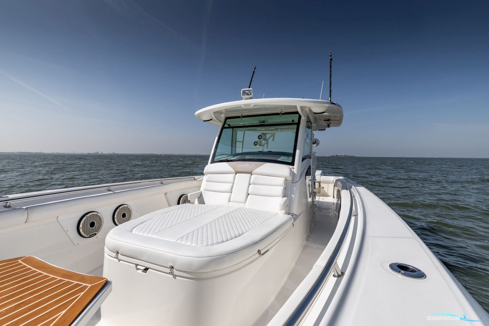 Boston Whaler 370 Outrage