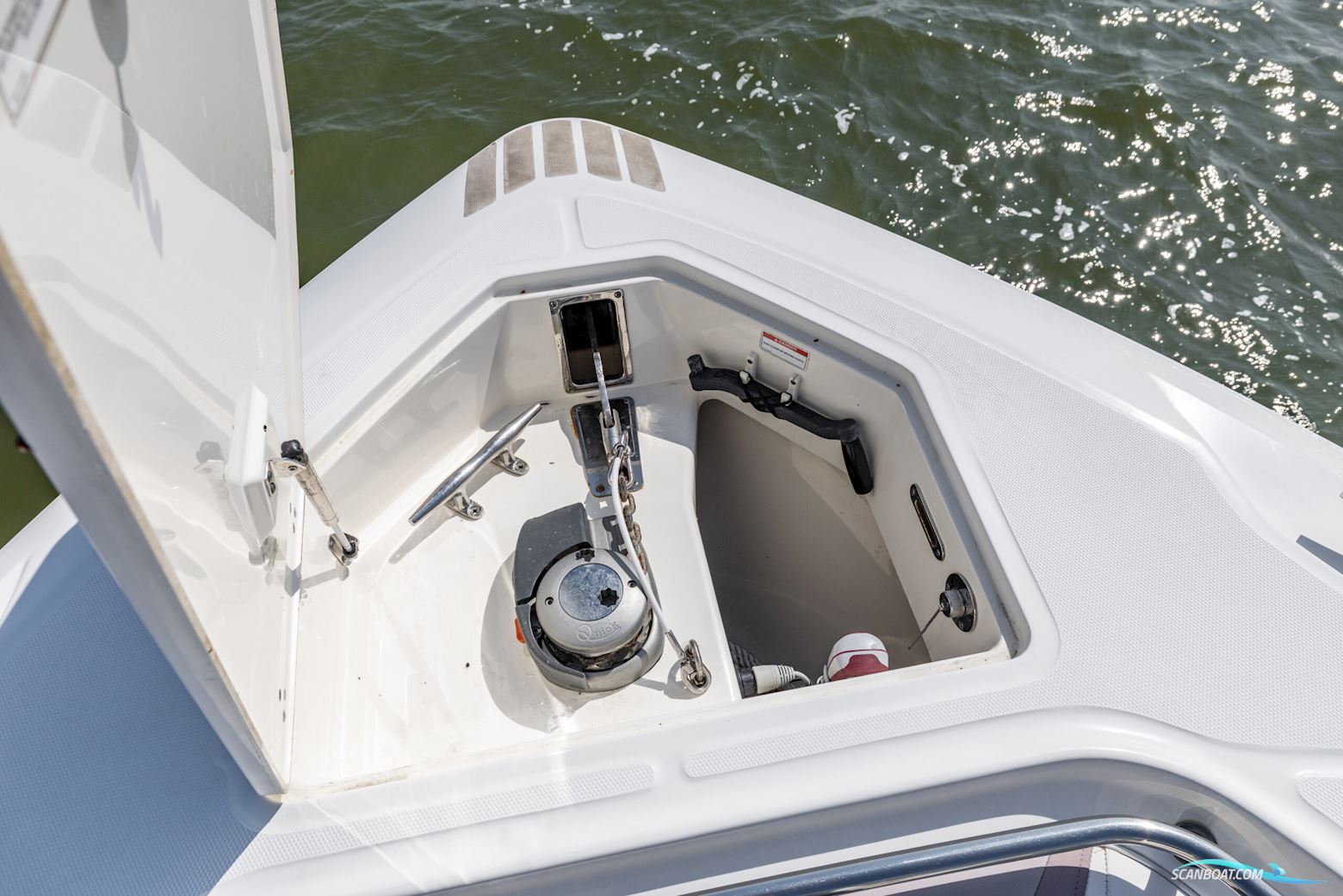 Boston Whaler 370 Outrage
