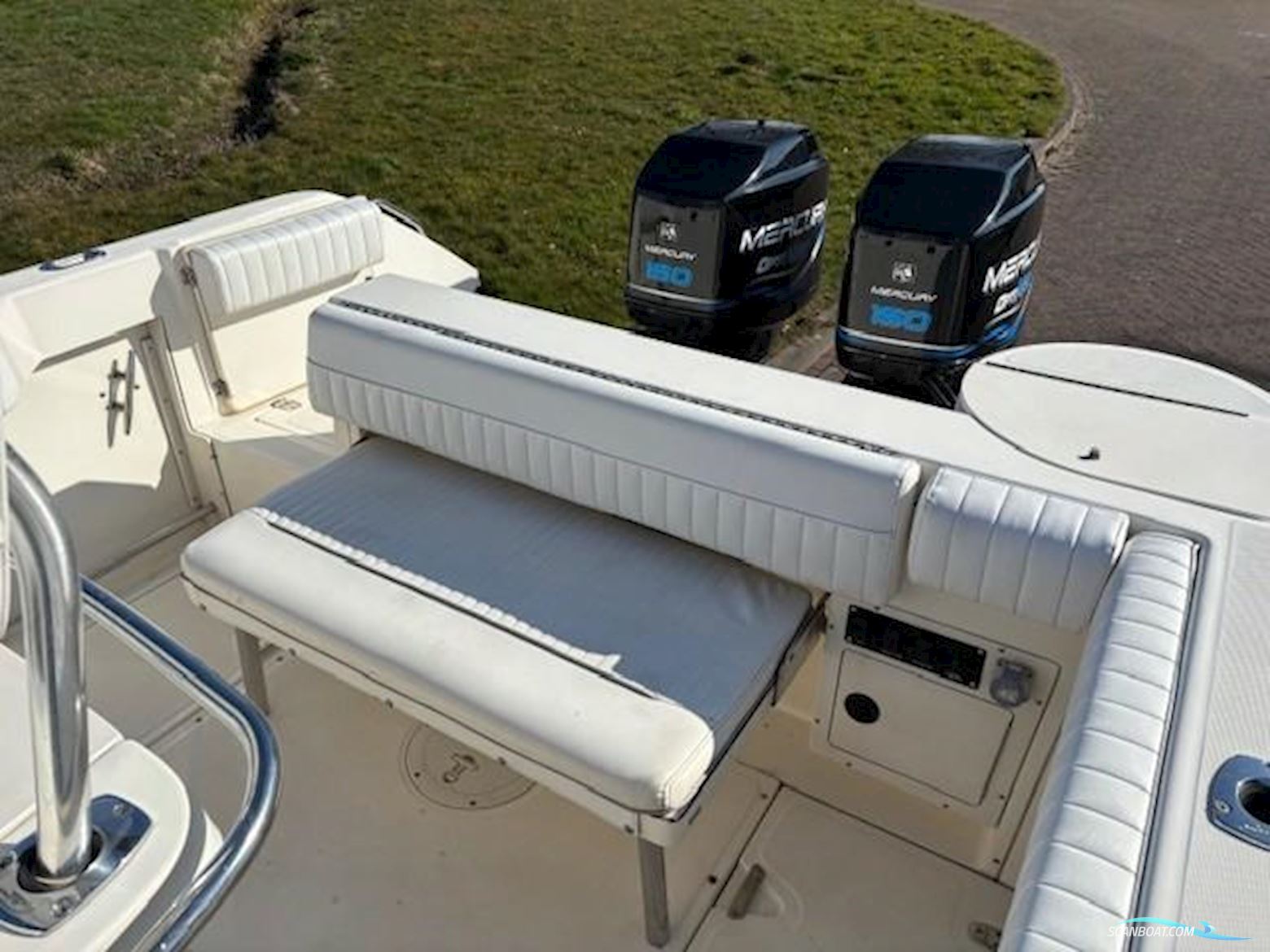 Boston Whaler Outrage 23