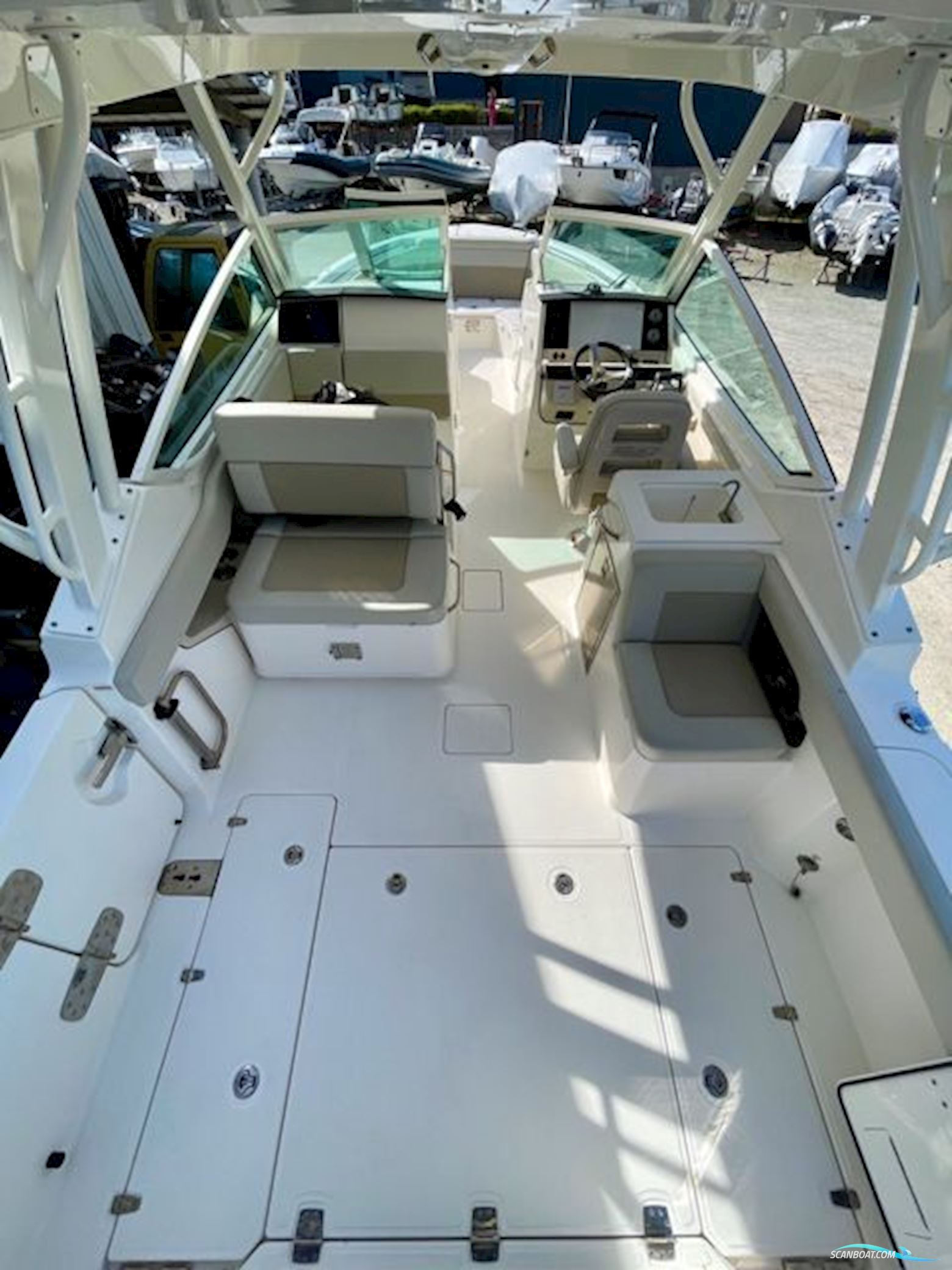 Boston Whaler Vantage 280