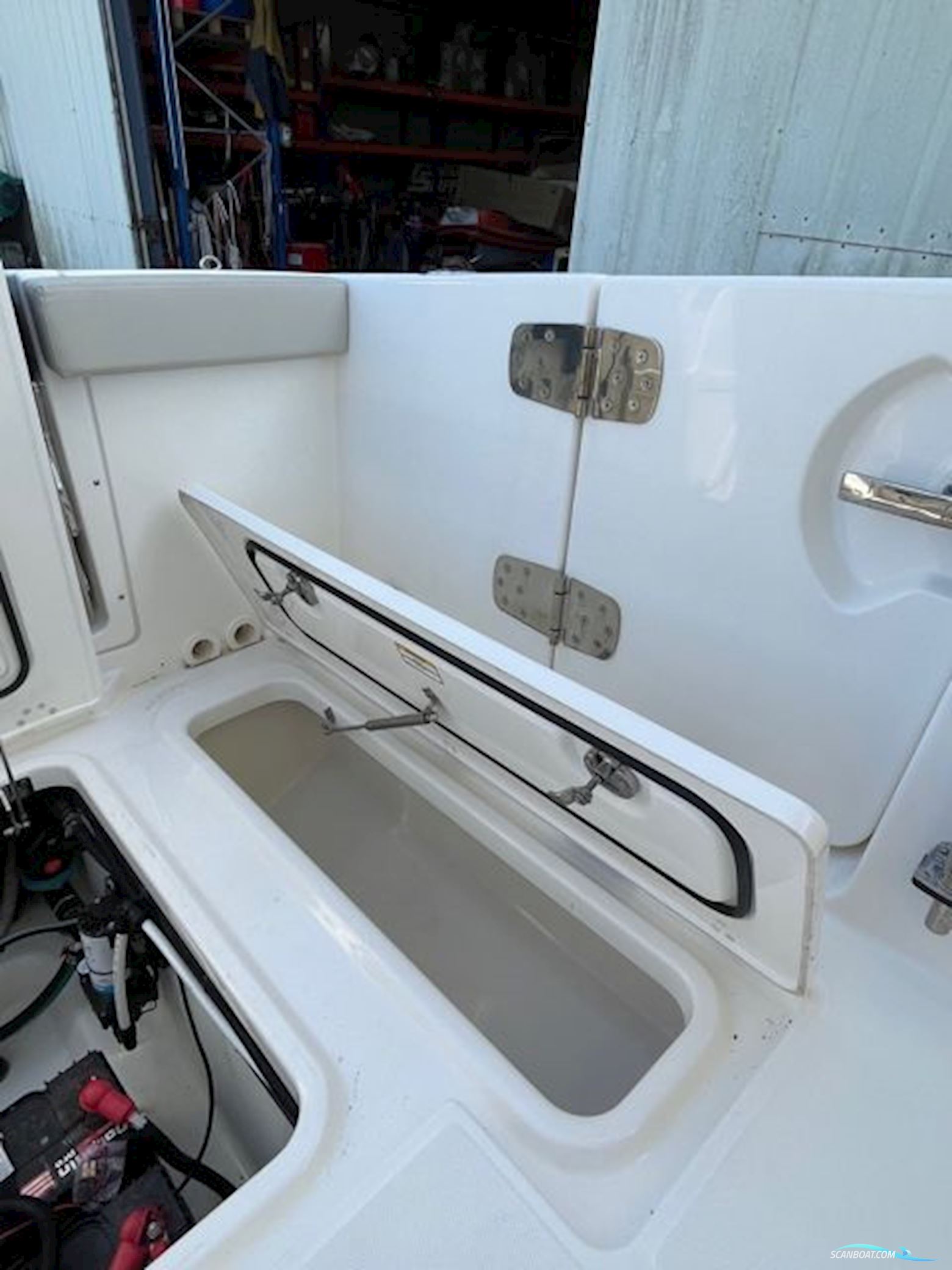Boston Whaler Vantage 280