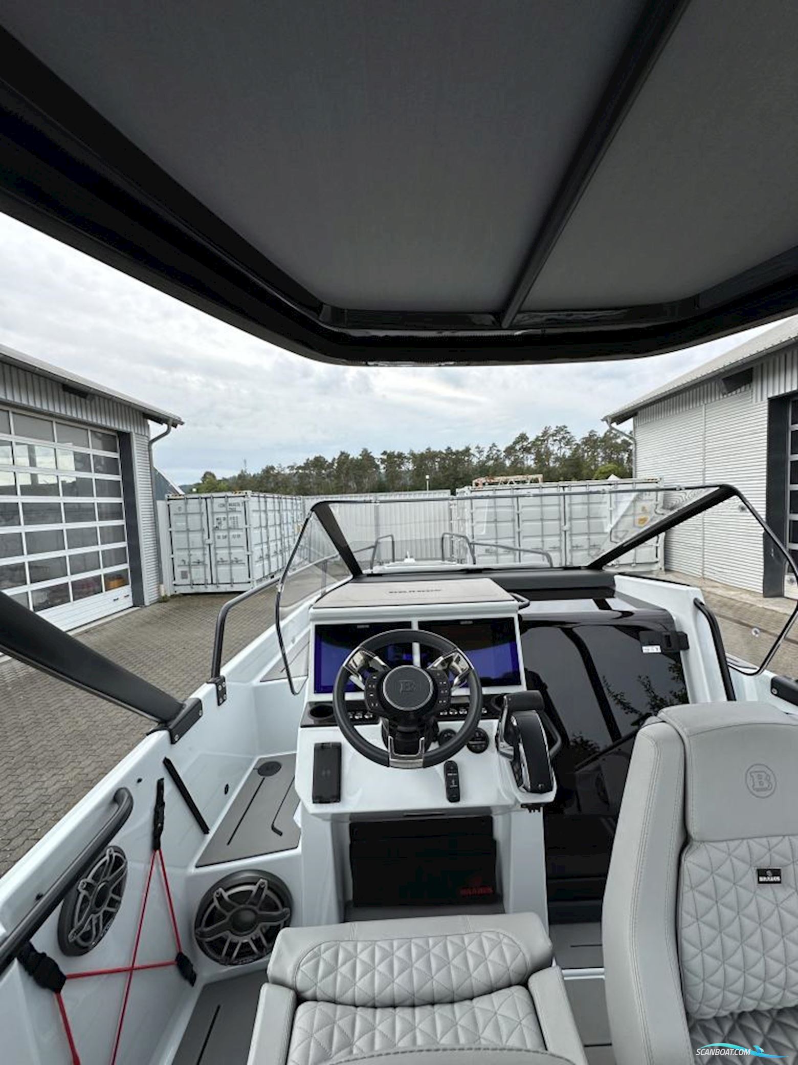 Brabus 300 Shadow - Multistorage