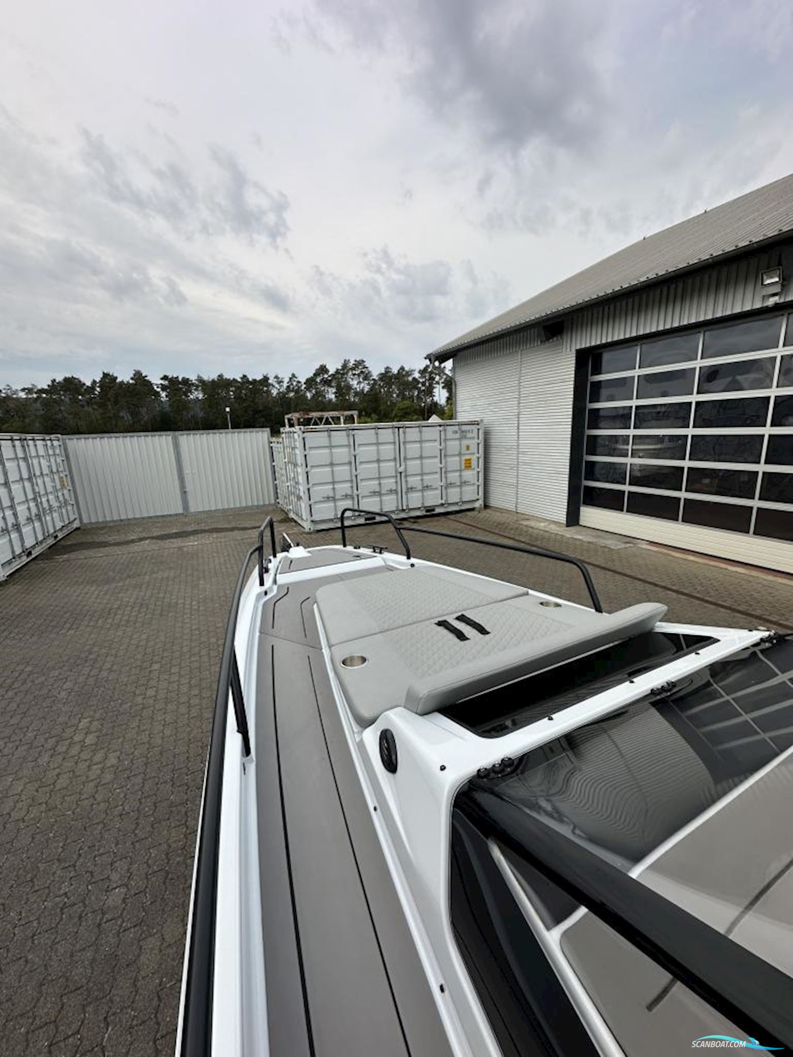 Brabus 300 Shadow - Multistorage