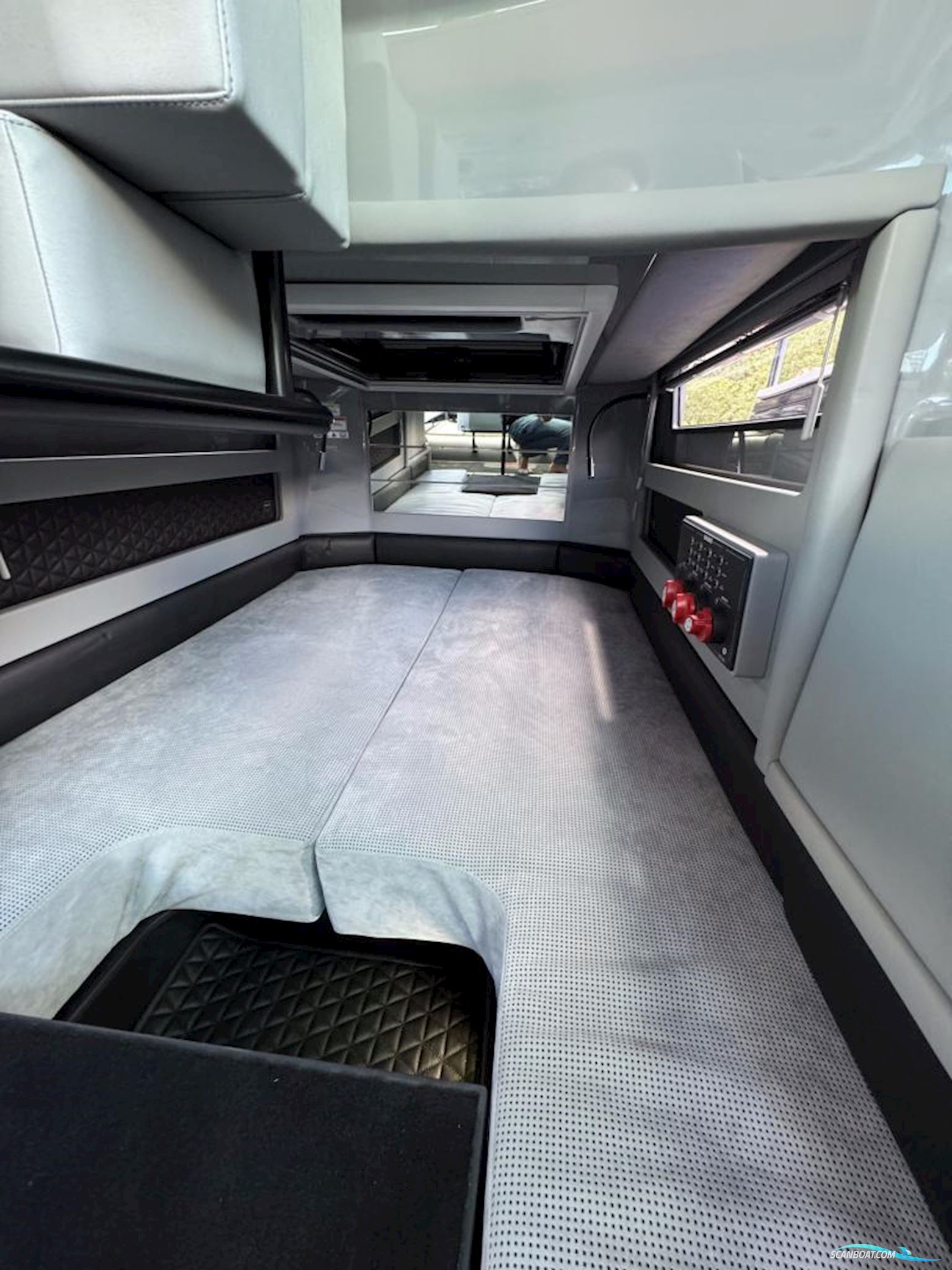 Brabus Shadow 500 Cabin