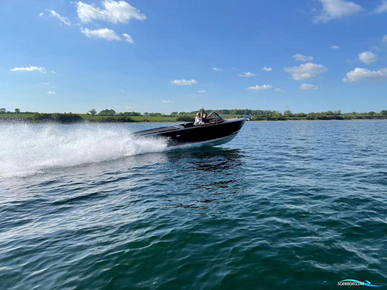 Britamarine R24 Motorbåt 2017, med Mercruiser 4,5 Mpi Ect 250 motor, Tyskland
