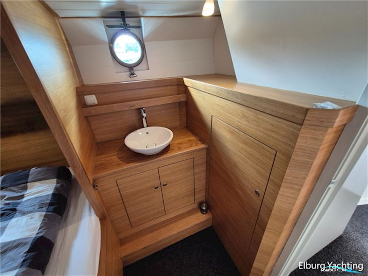 Bronsveen Spitsgatkotter 14.98