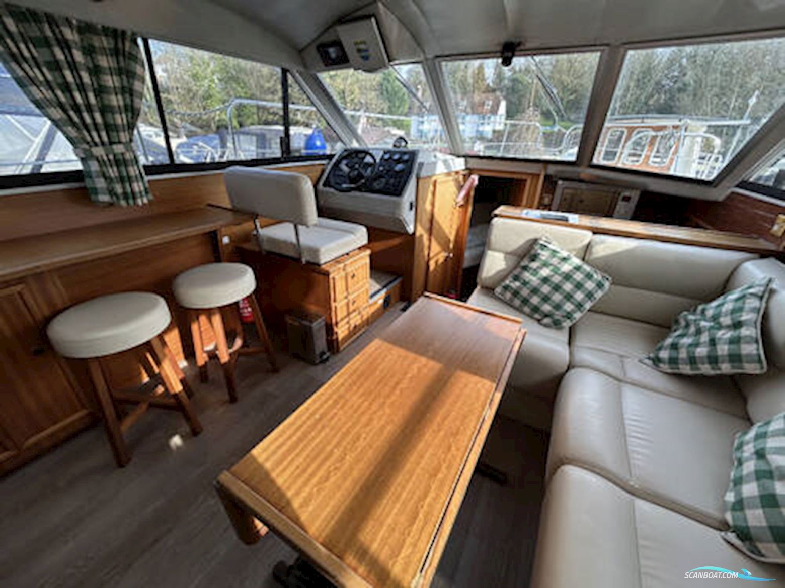 Broom 33