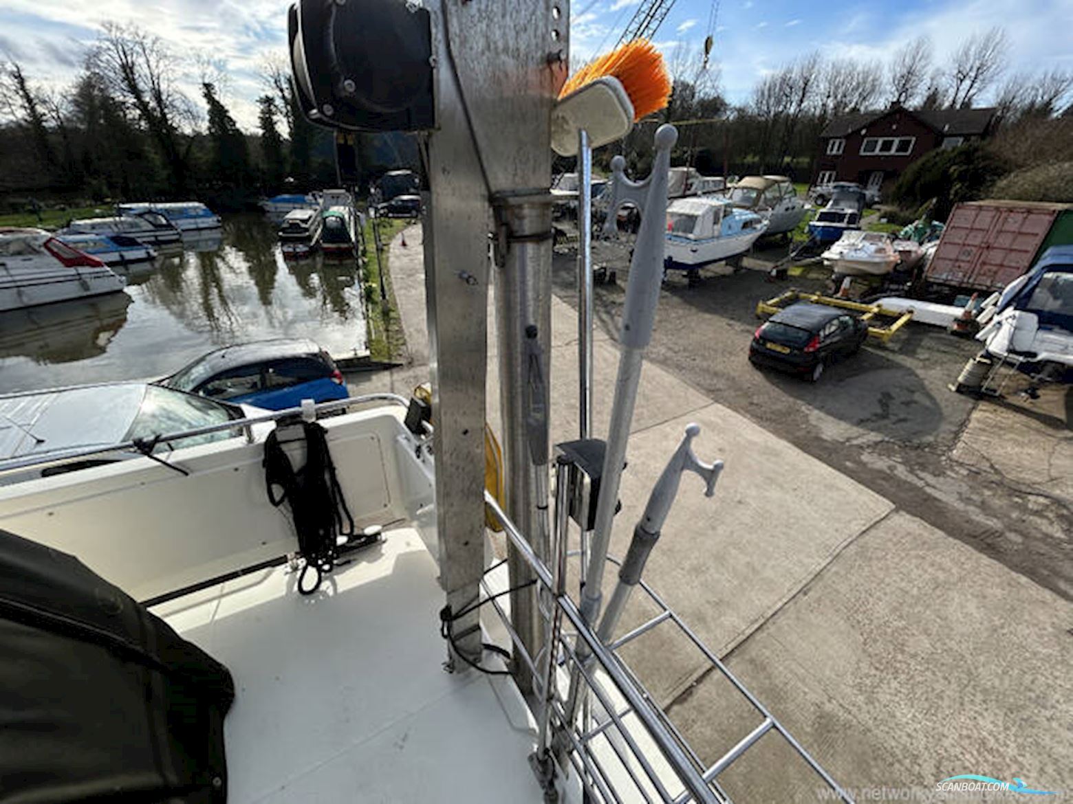 Broom 33