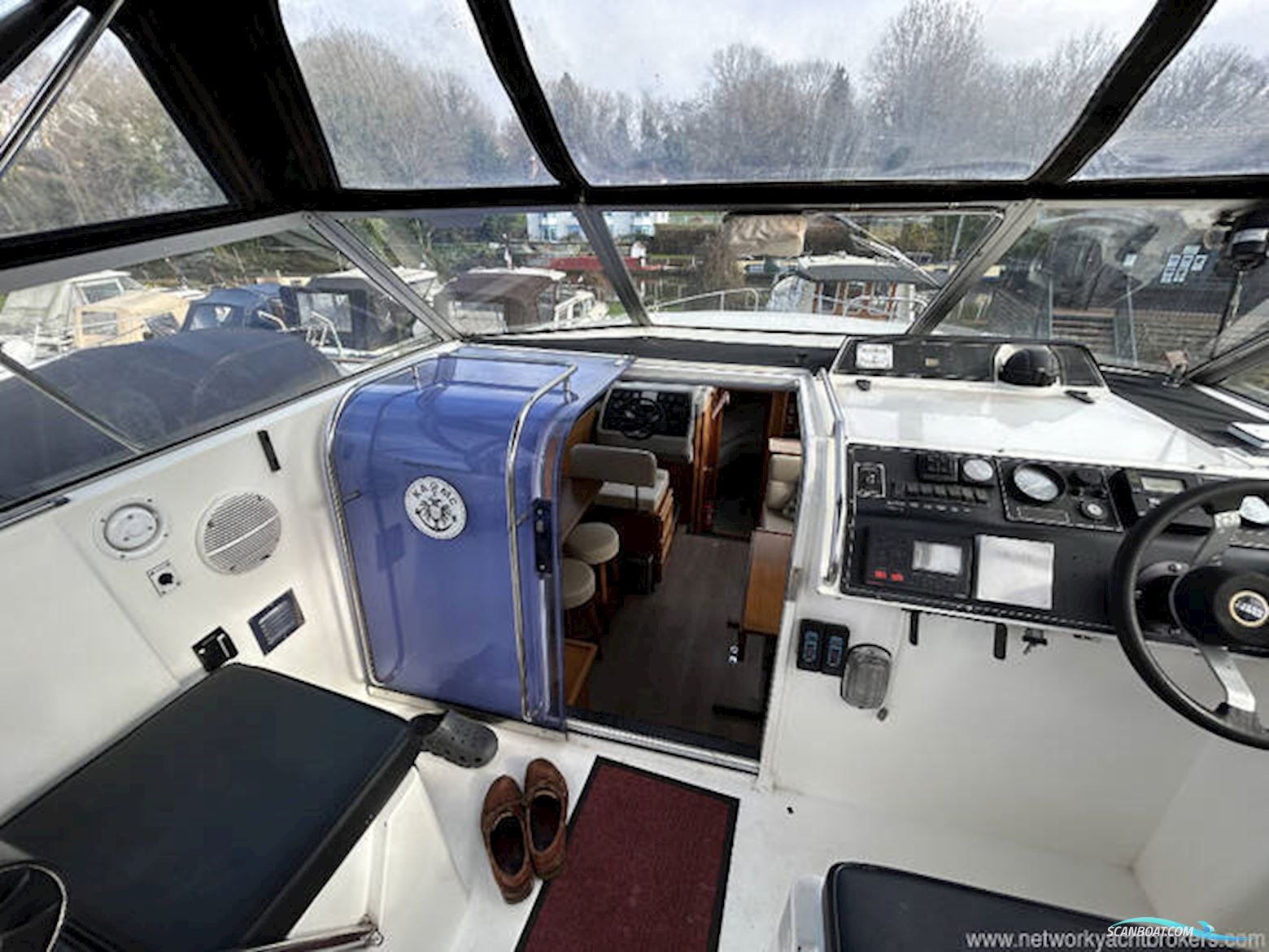 Broom 33