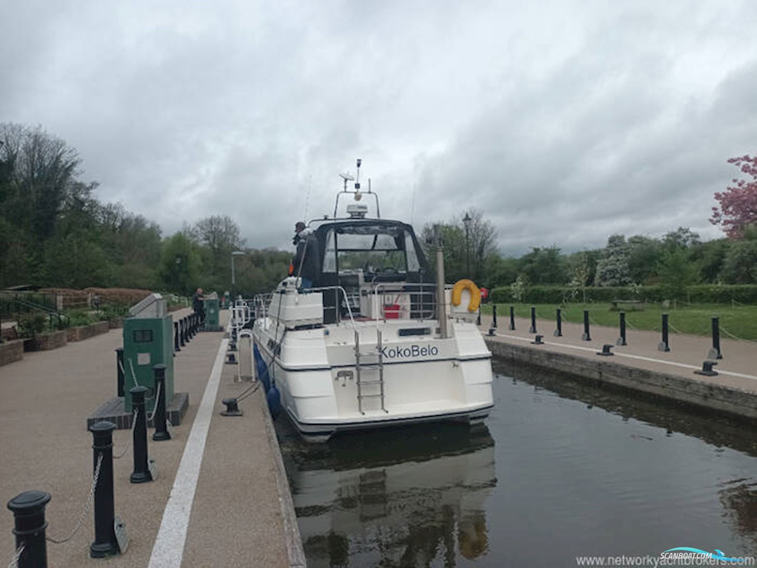 Broom 33