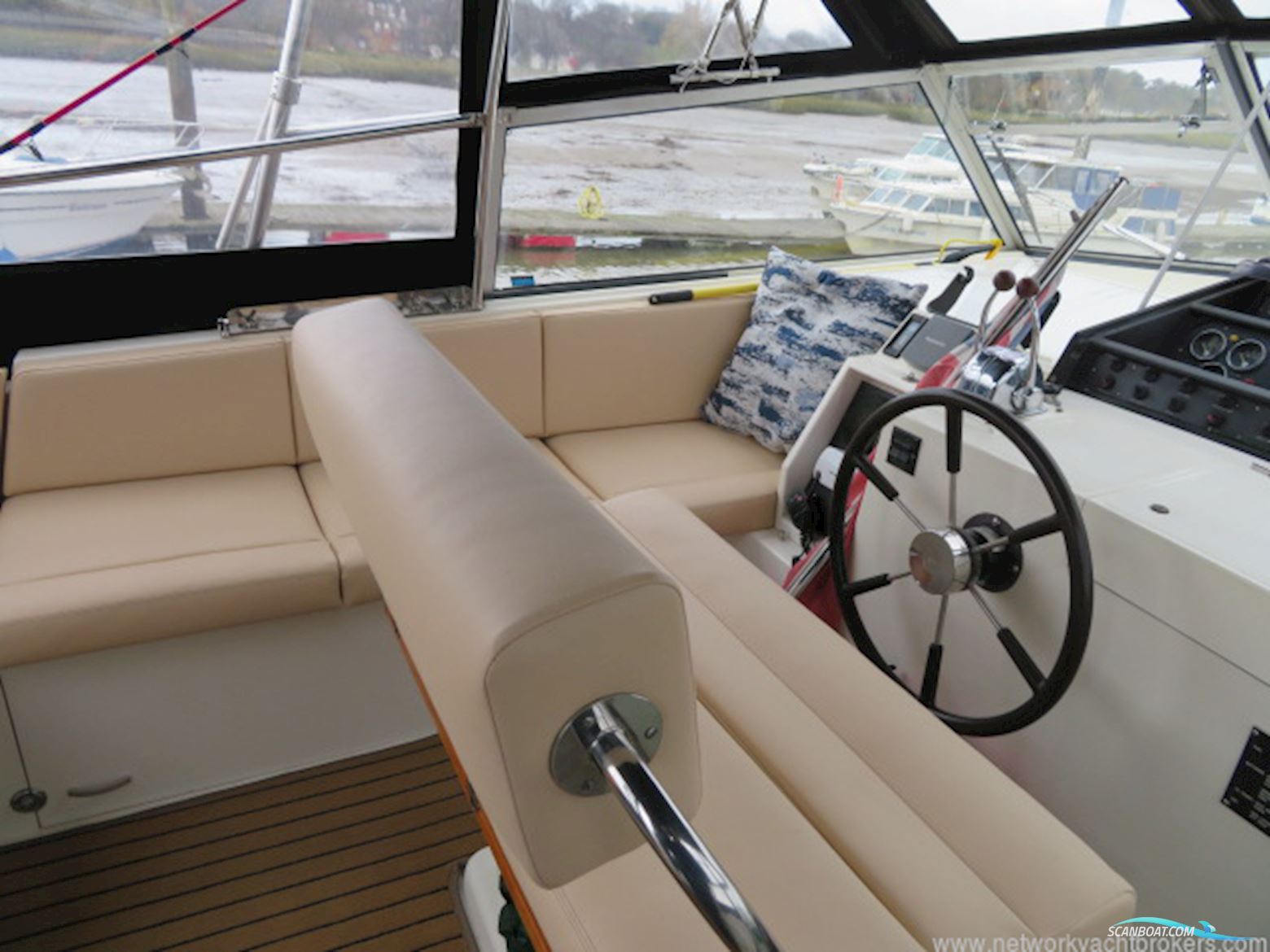 Broom 40 Monarch