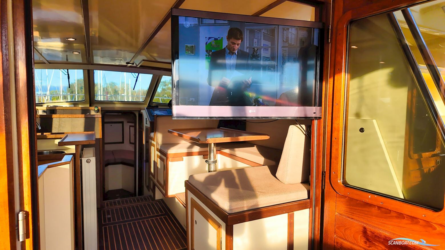 Bruce Roberts Euro 12.00 Flybridge