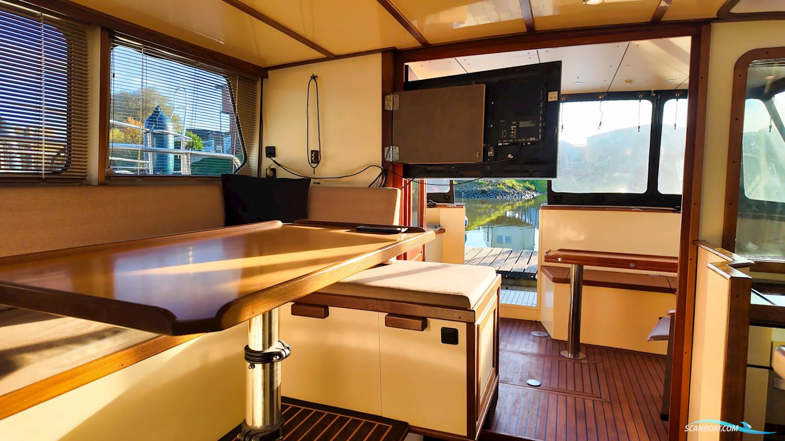 Bruce Roberts Euro 12.00 Flybridge