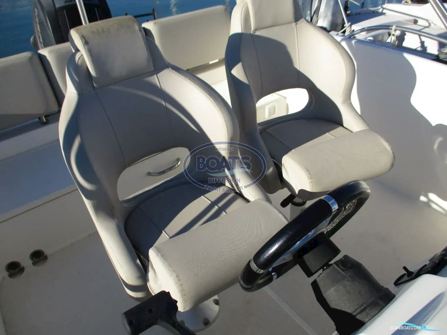 BRUNSWICK MARINE  QUICKSILVER 675 ACTIV OPEN