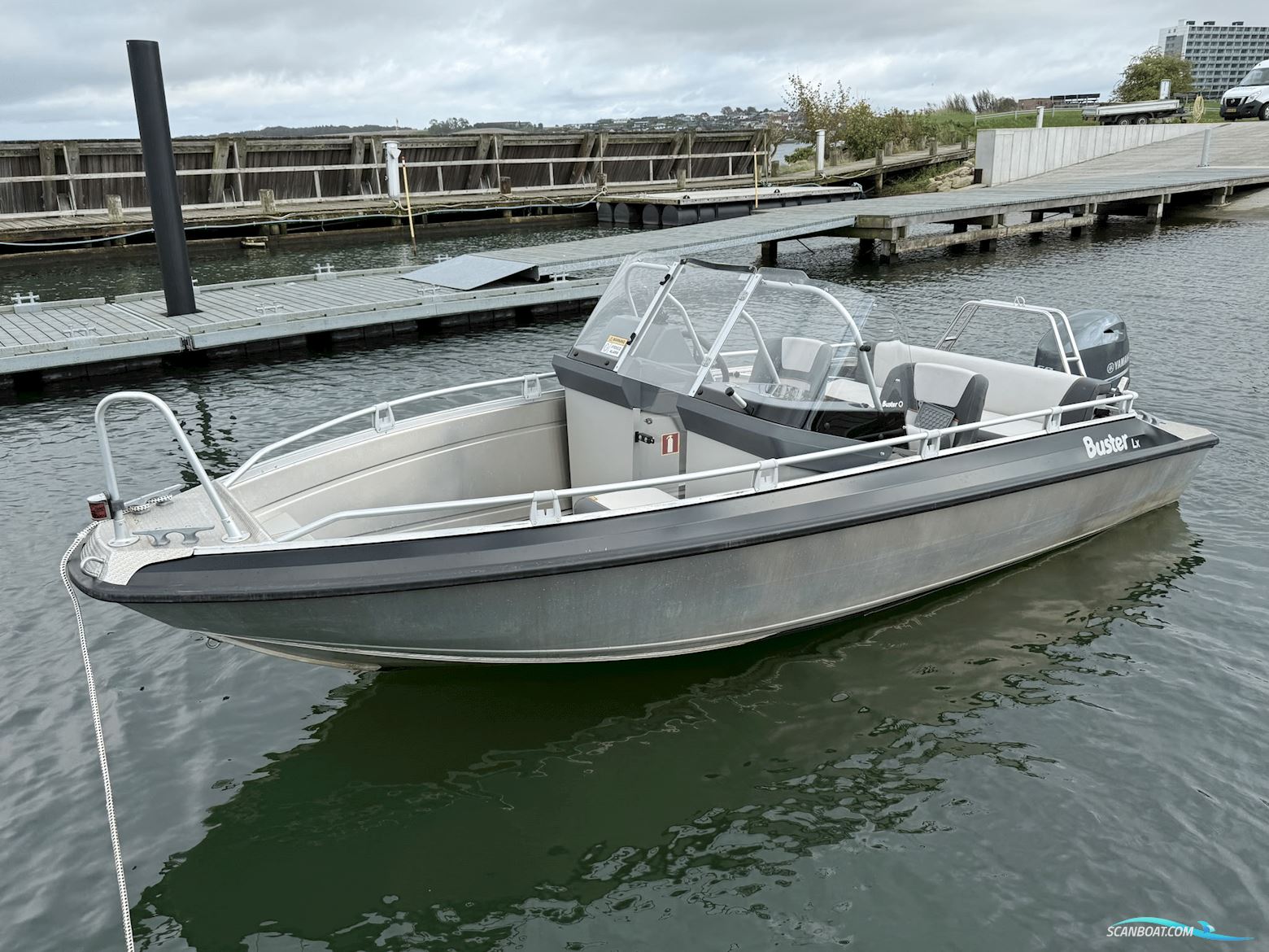 Buster LX med 60 hk Yamaha