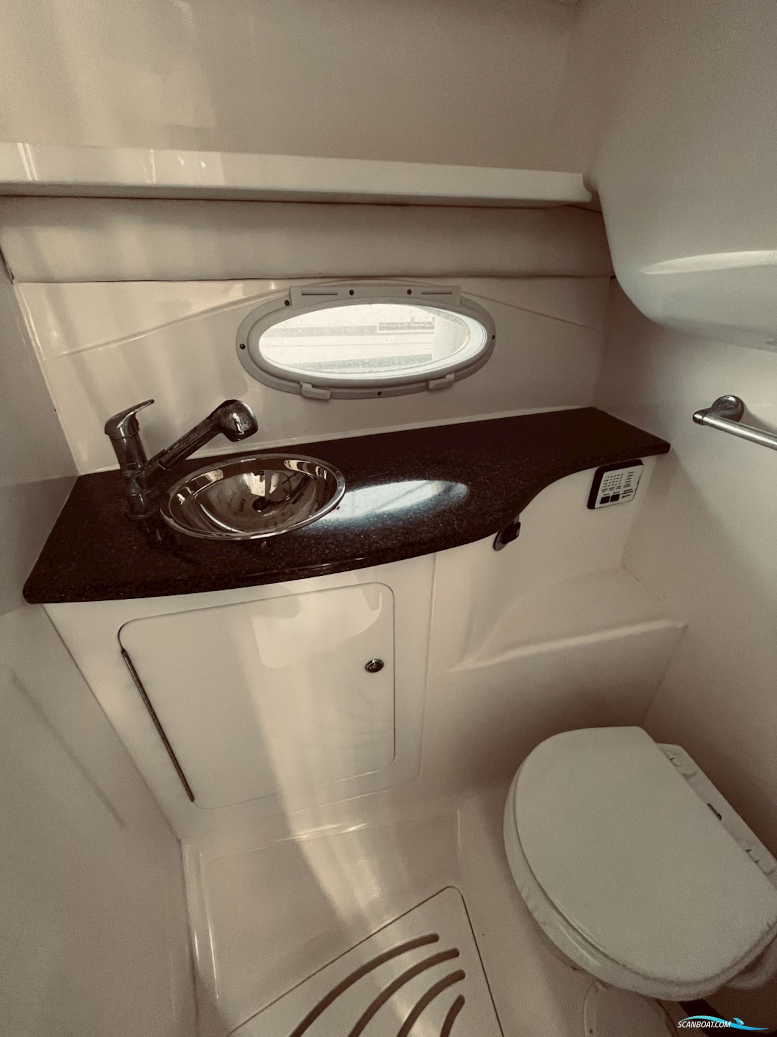 Campion Allante 825 Mid Cabin