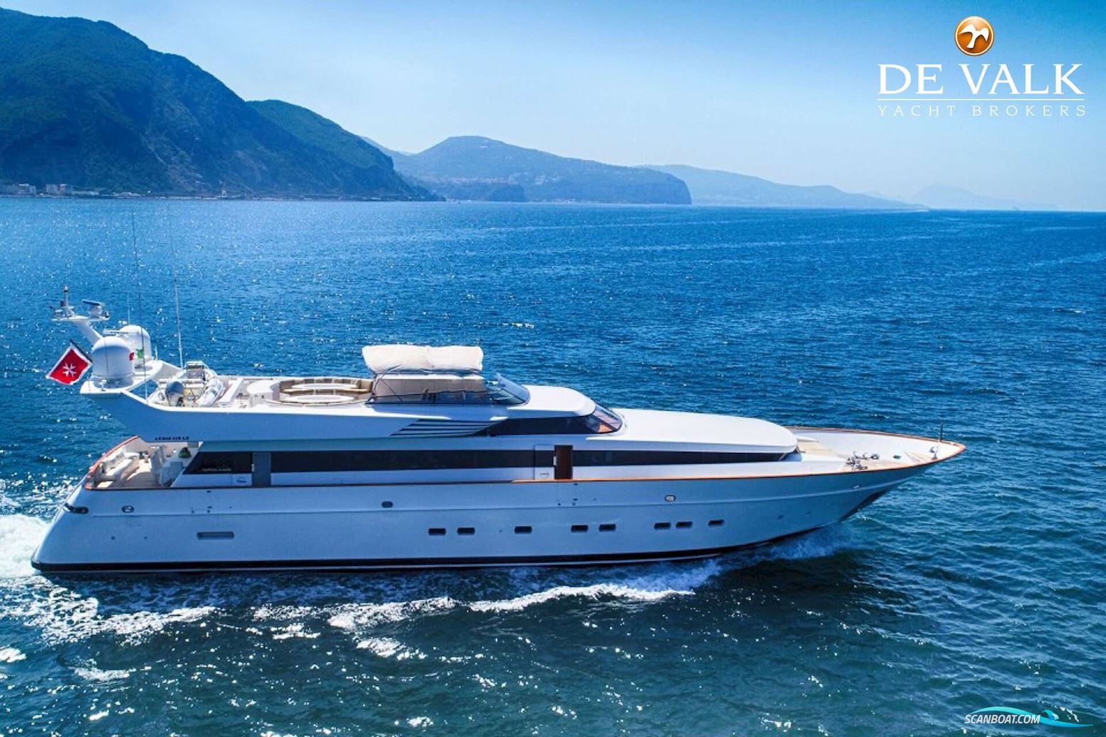 Cantieri Di Pisa Akhir 110 Motorbåt 2000, med MTU motor, Italien