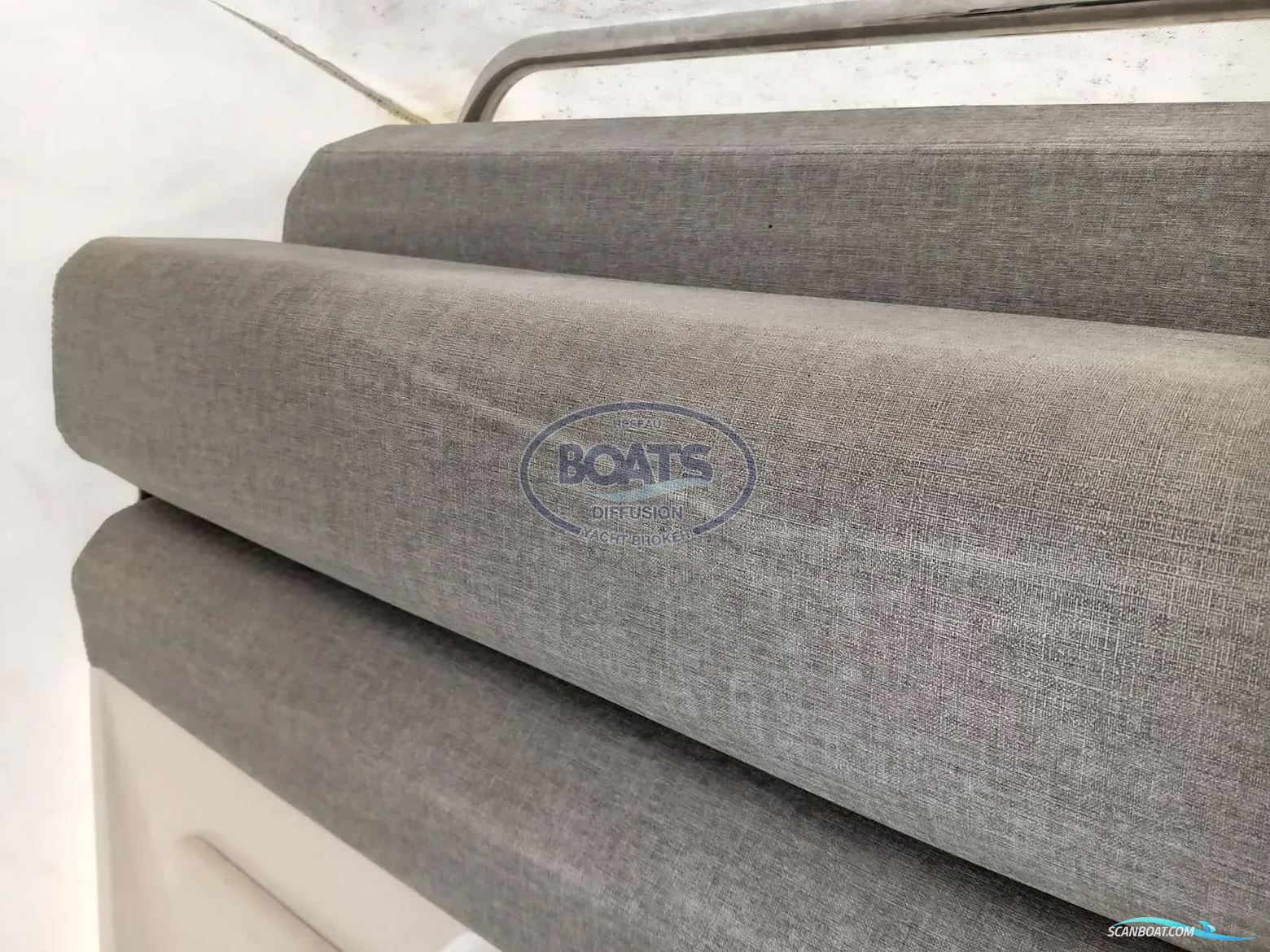 Capelli  Tempest 700