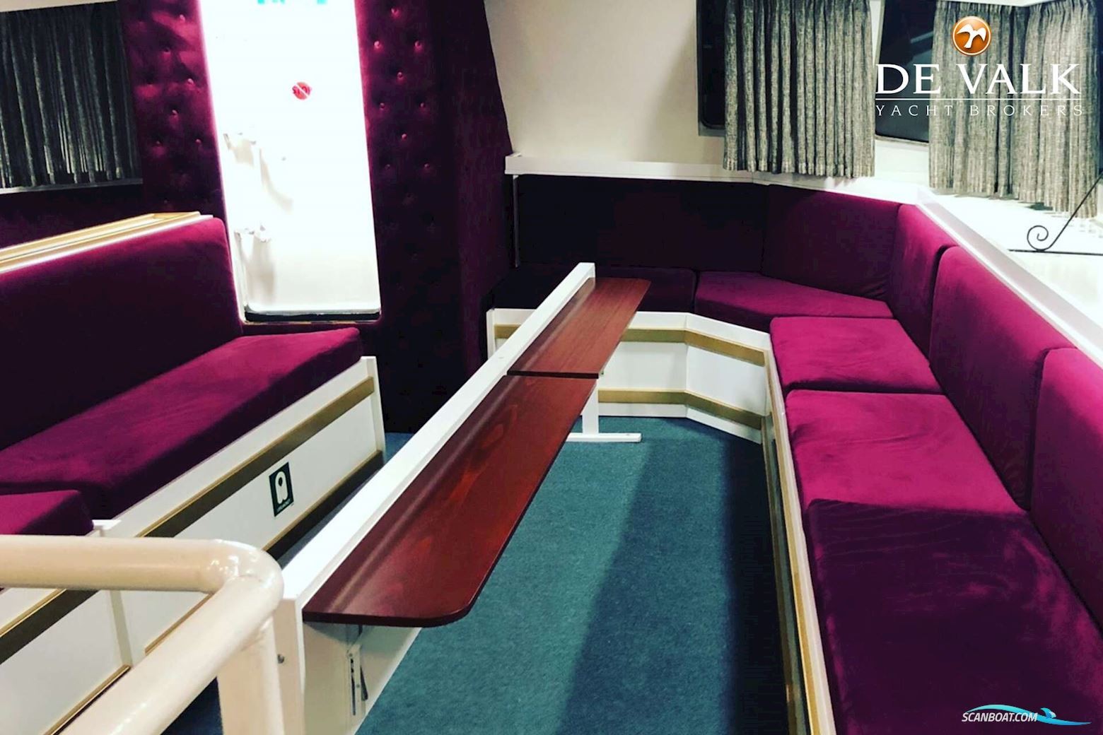 CAR/PASSENGERS FERRY 33