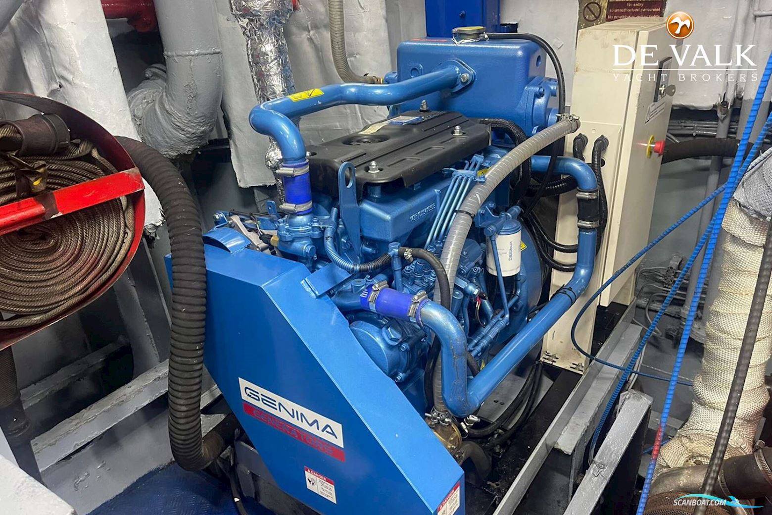 CAR/PASSENGERS FERRY 33