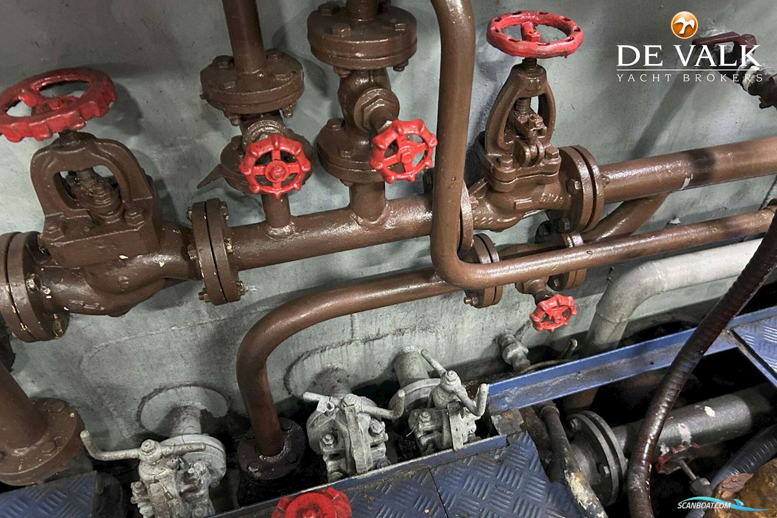 CAR/PASSENGERS FERRY 33