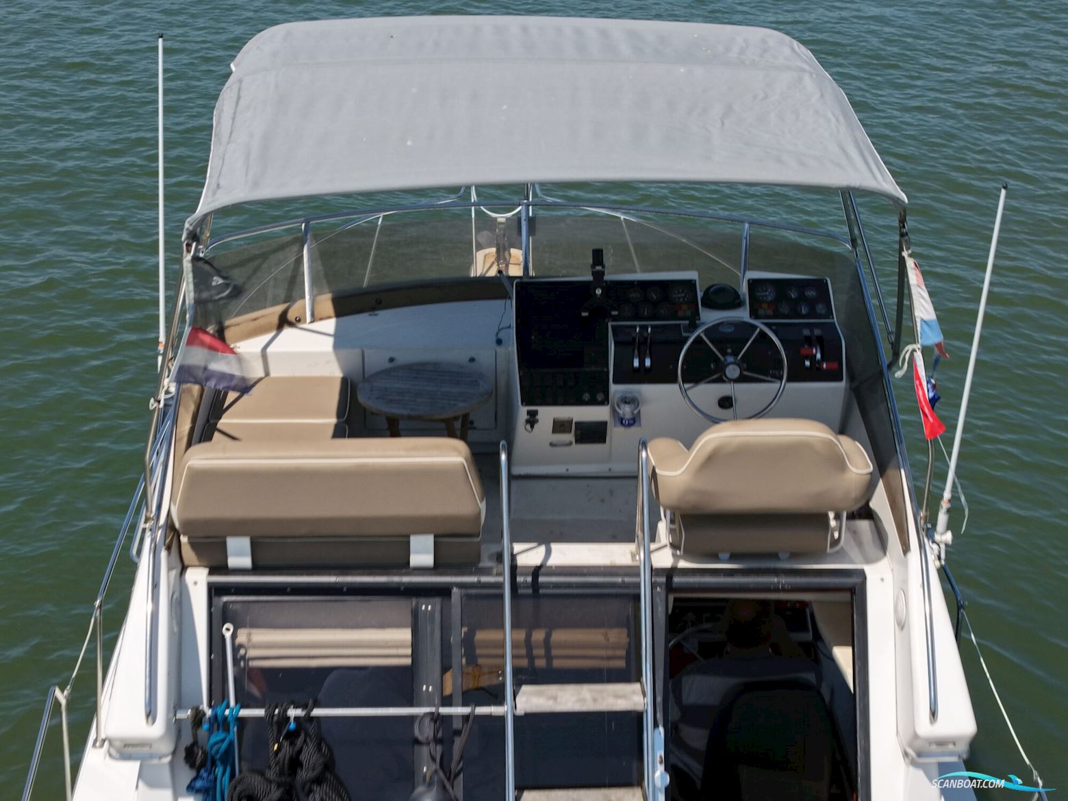 Carver 28 Flybridge