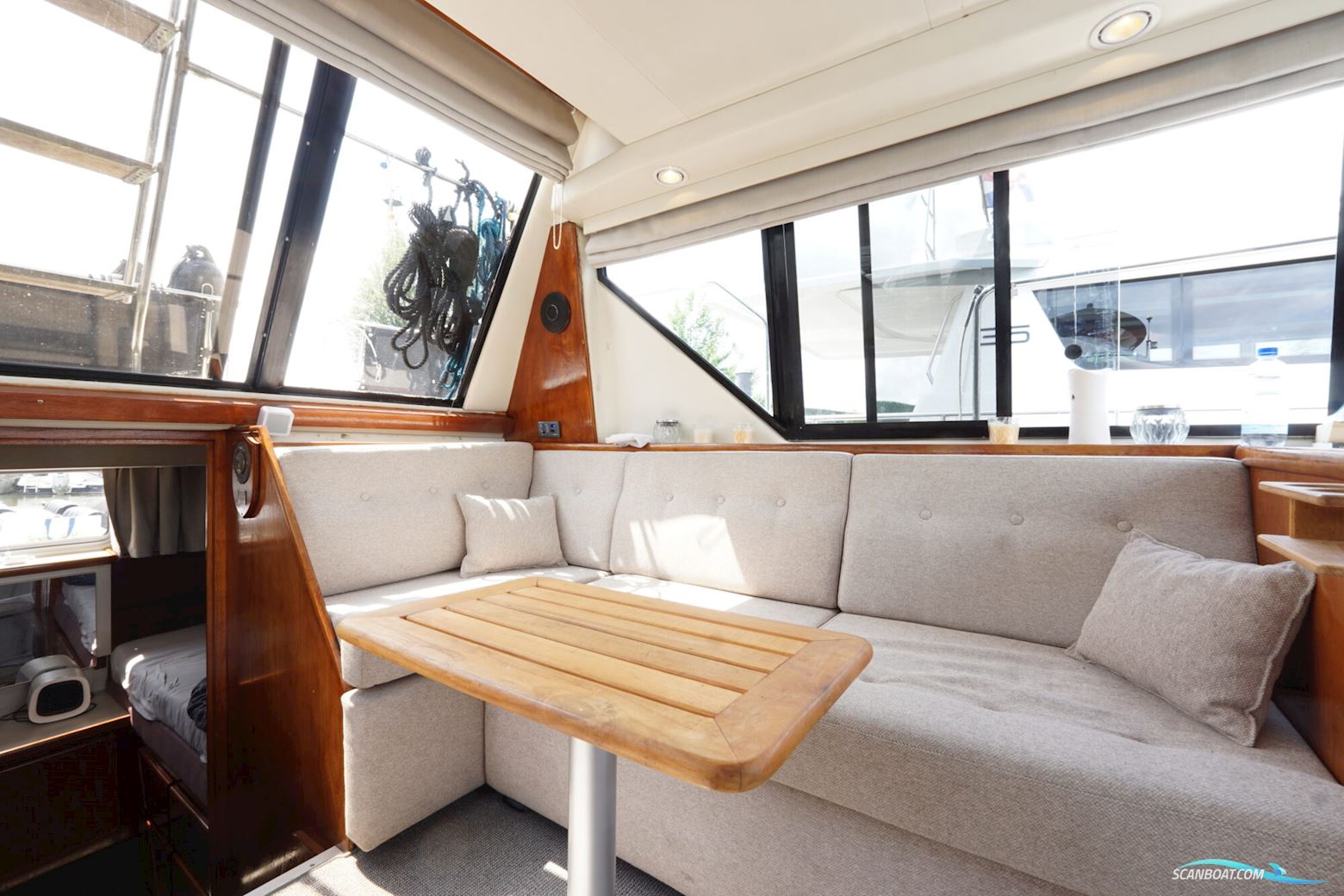 Carver 28 Flybridge