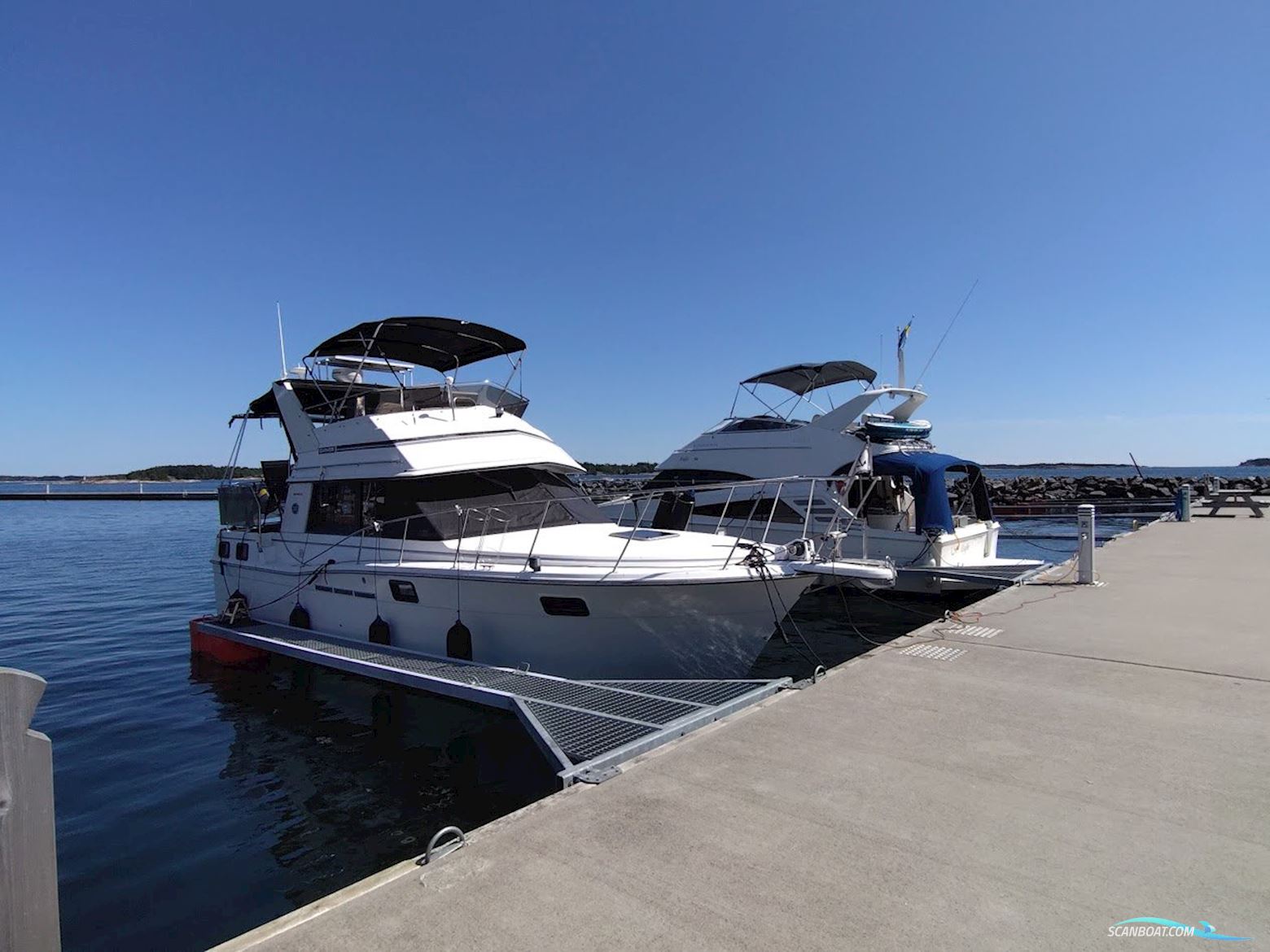 Carver 32