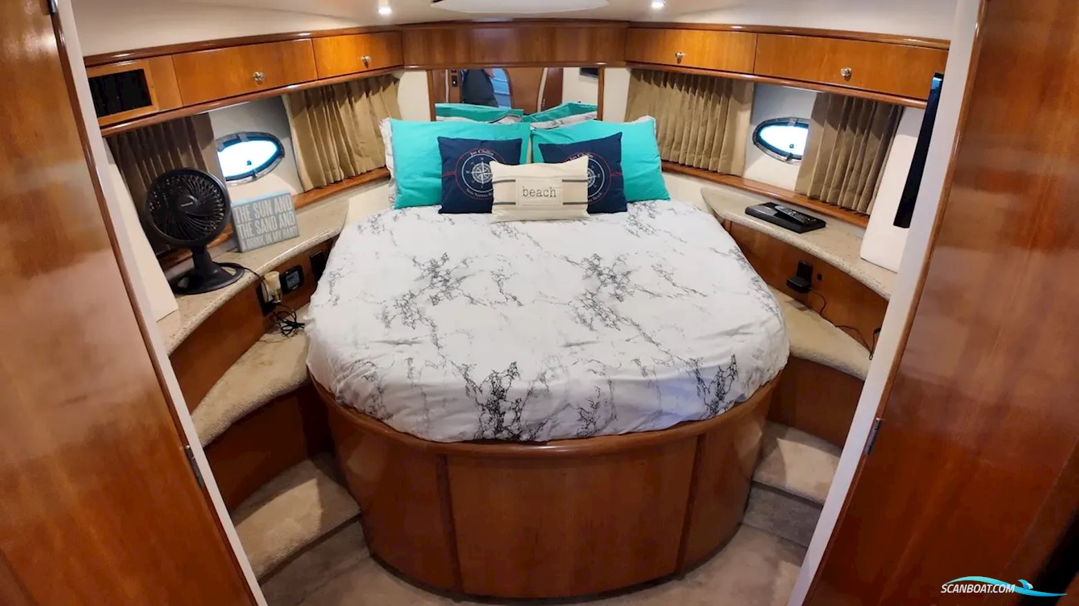 Carver 396 Motor Yacht