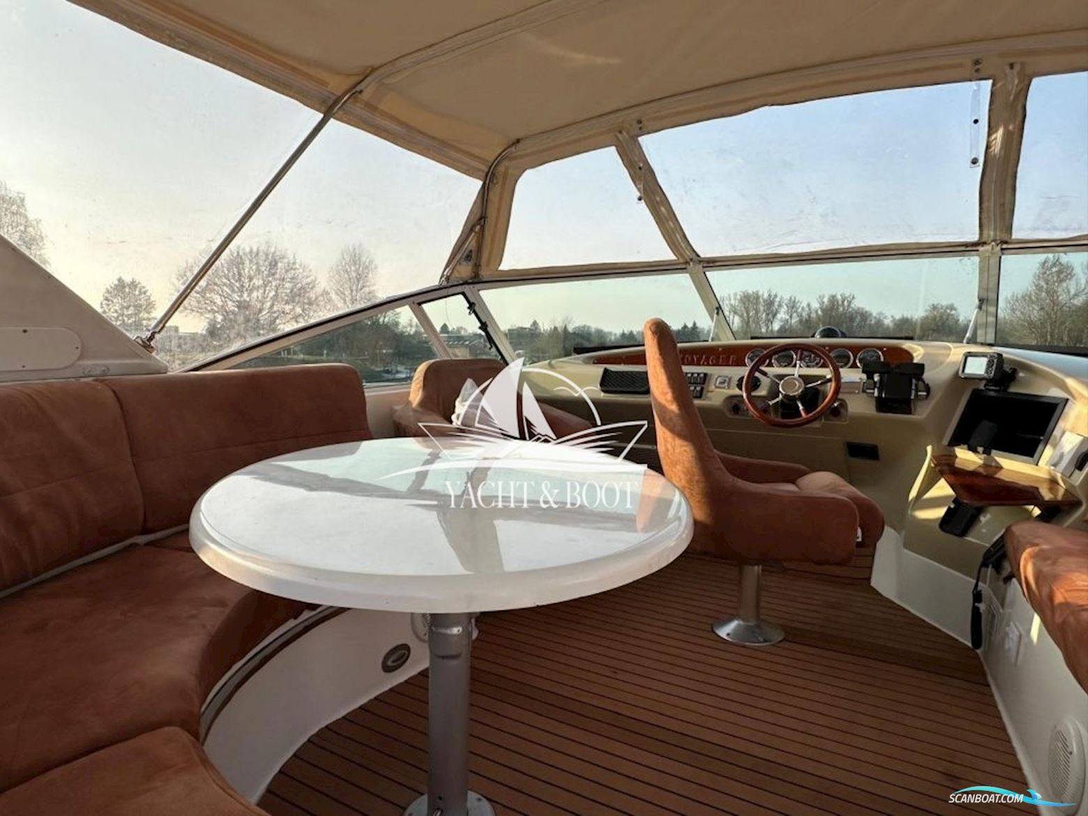 Carver 450 Voyager Pilothouse