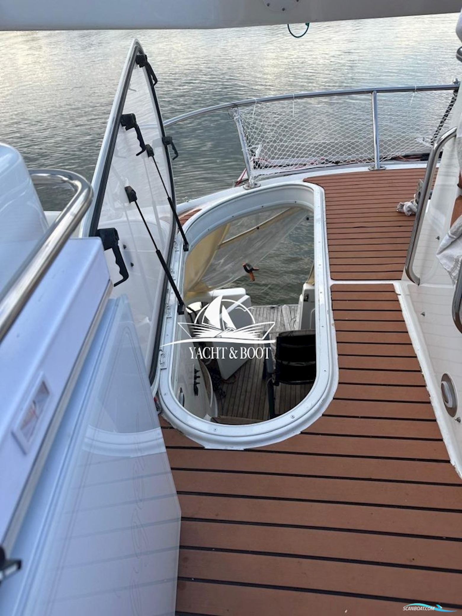 Carver 450 Voyager Pilothouse