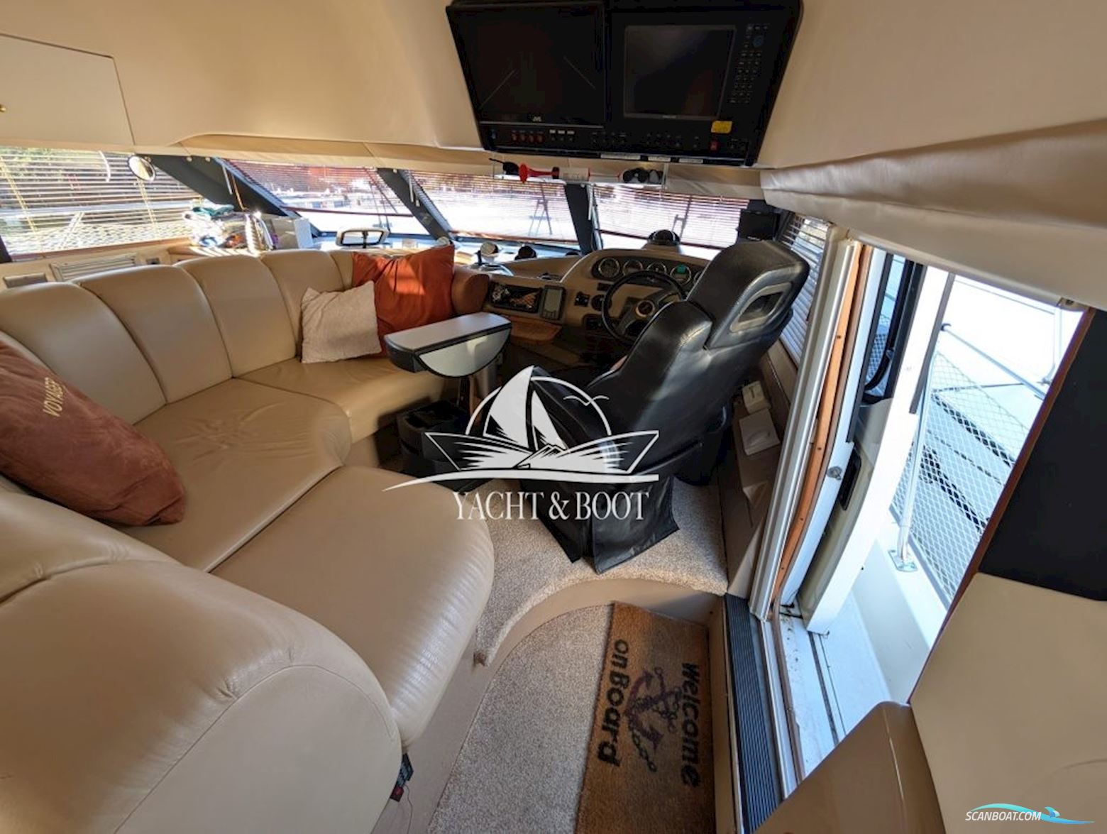 Carver 450 Voyager Pilothouse