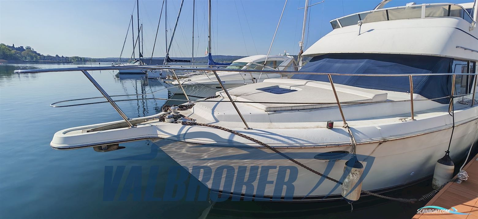 Carver Boat 400