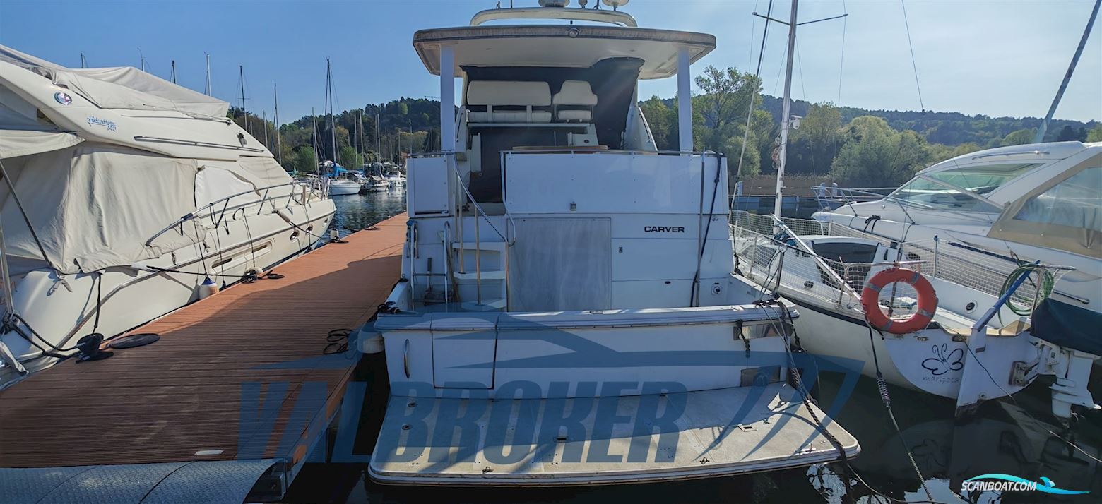 Carver Boat 400