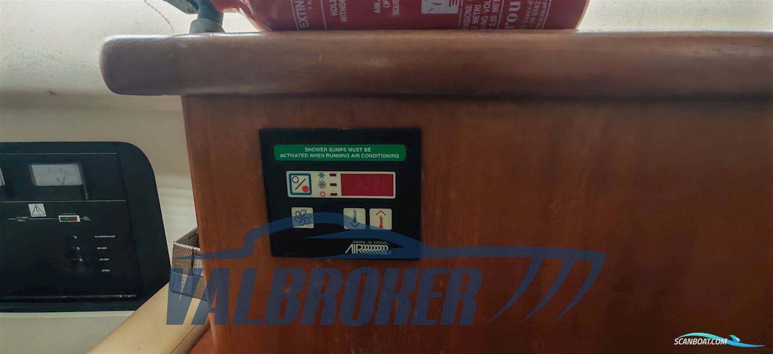 Carver Boat 400