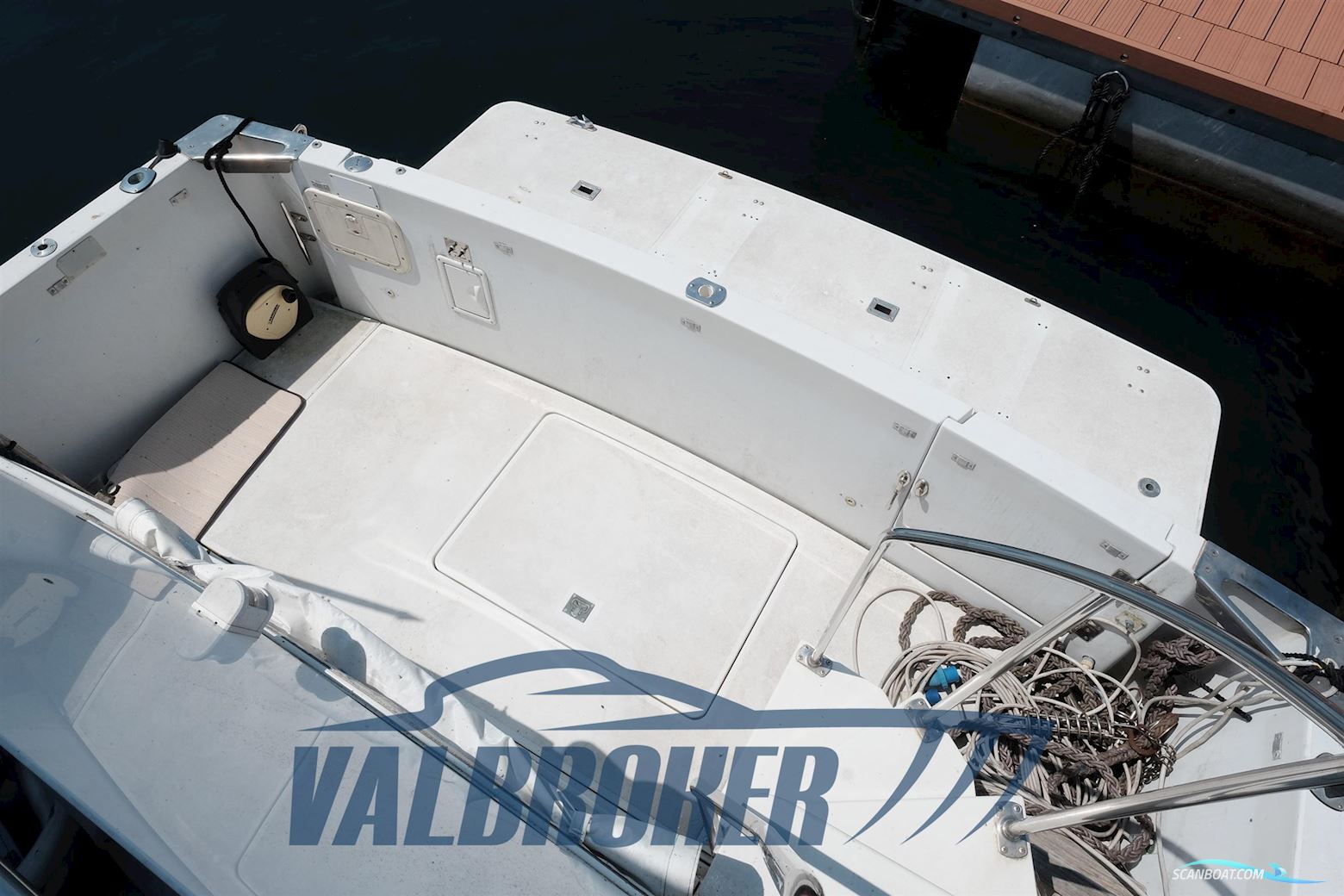 Carver Boat 400