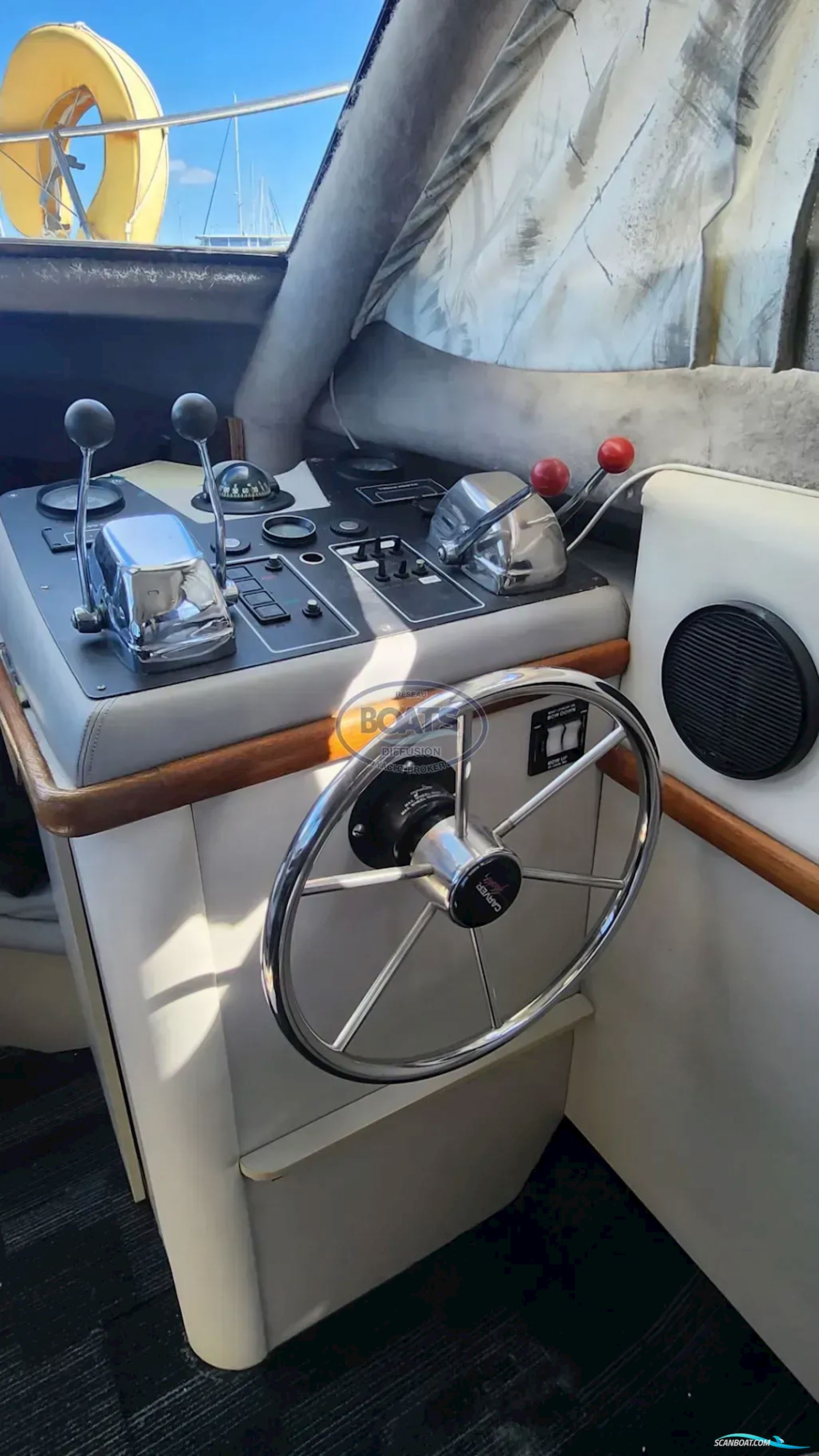 Carver Usa Carver 26 Command Bridge