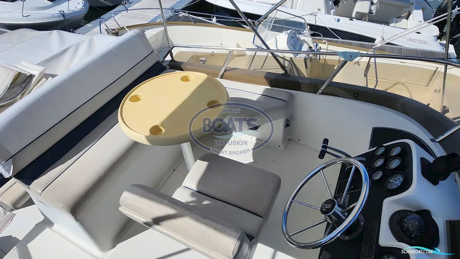 Carver Usa Carver 26 Command Bridge