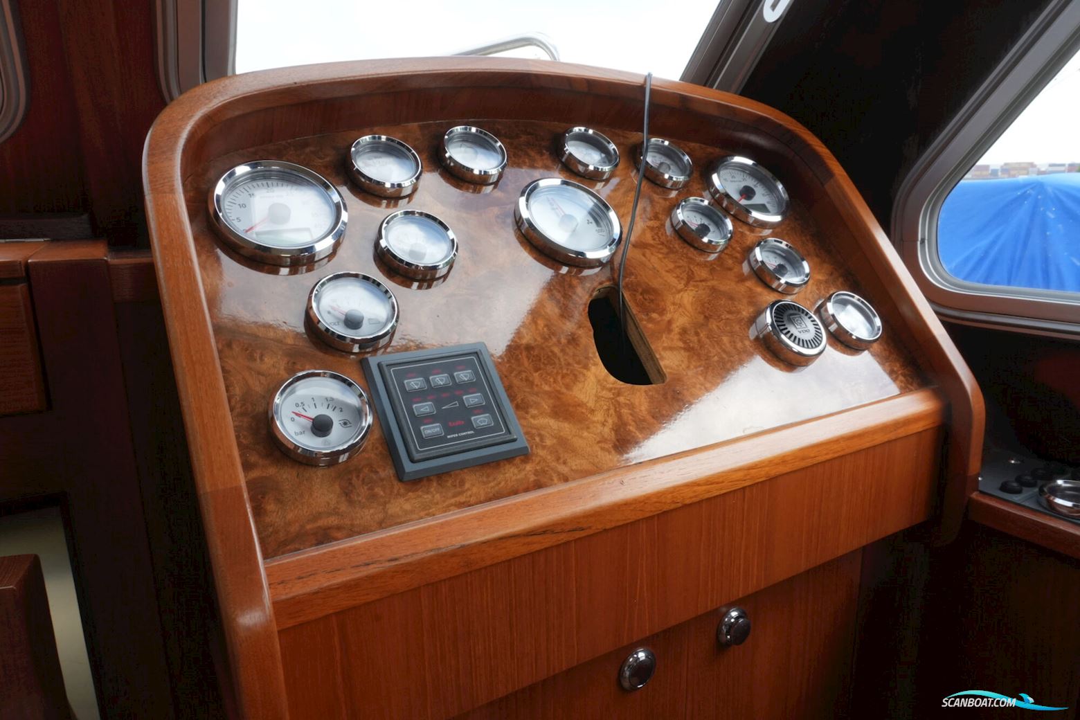 Casco 11.00 OK Flybridge