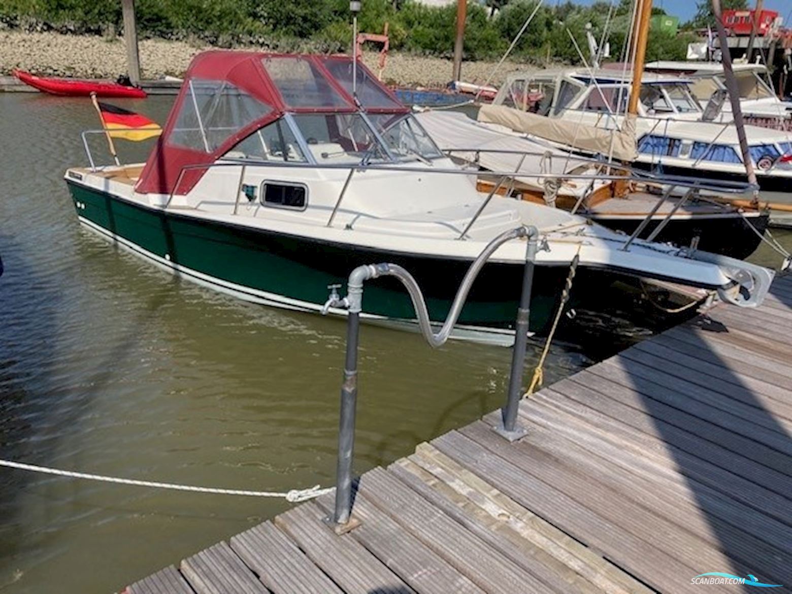 Celebrity Boats Celebrity 2300 Fish Hawk