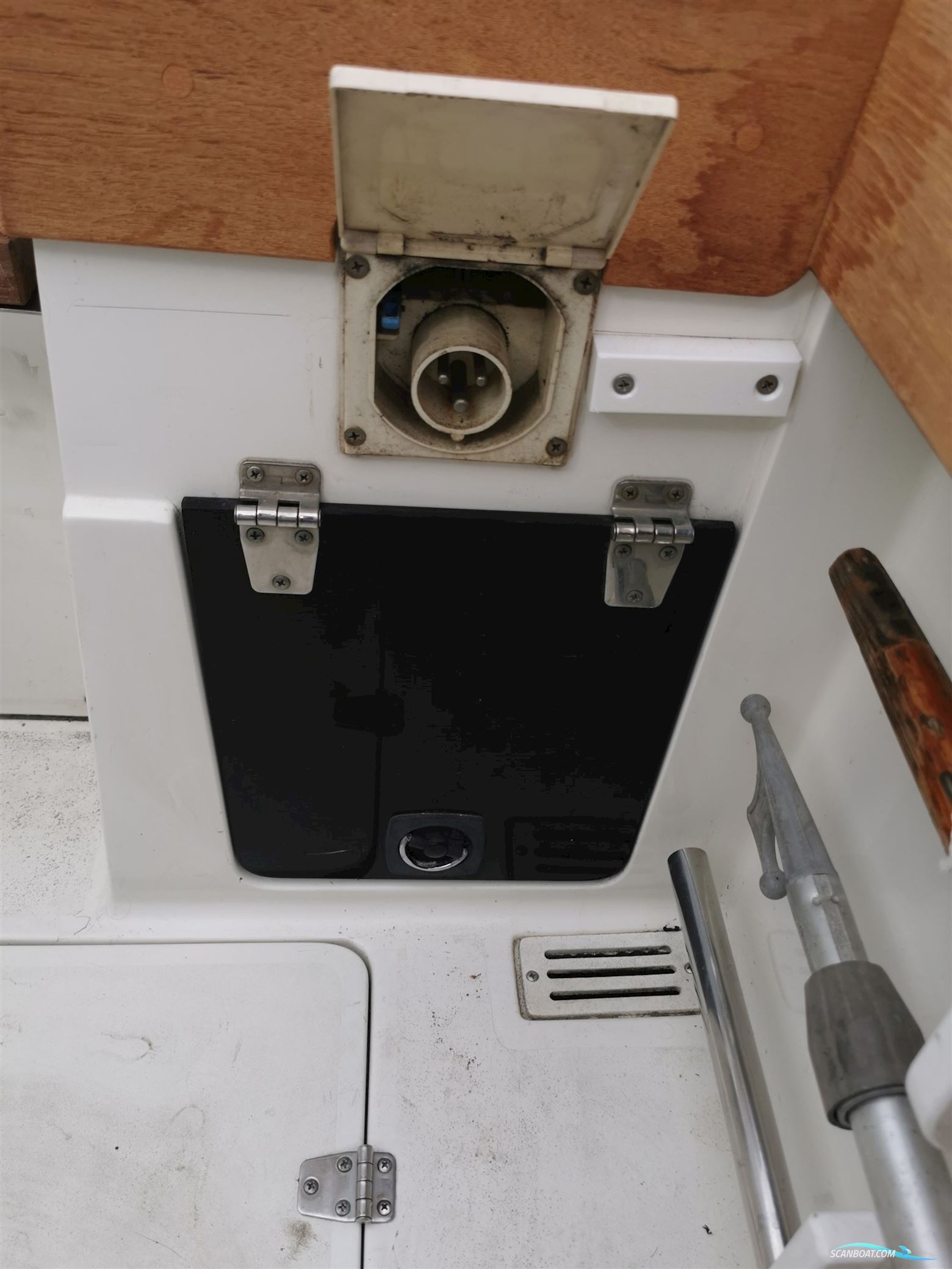 Celebrity Boats Celebrity 2300 Fish Hawk