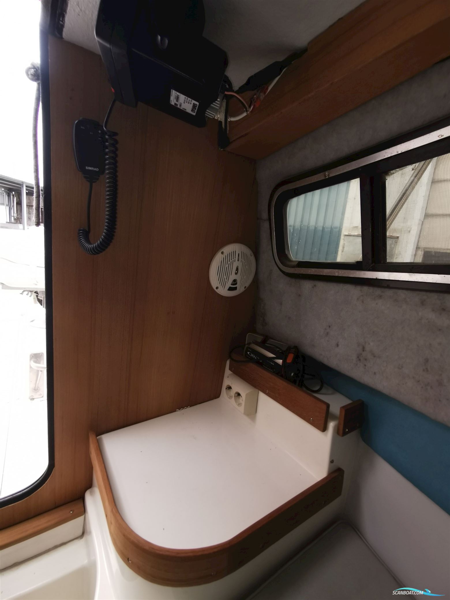 Celebrity Boats Celebrity 2300 Fish Hawk