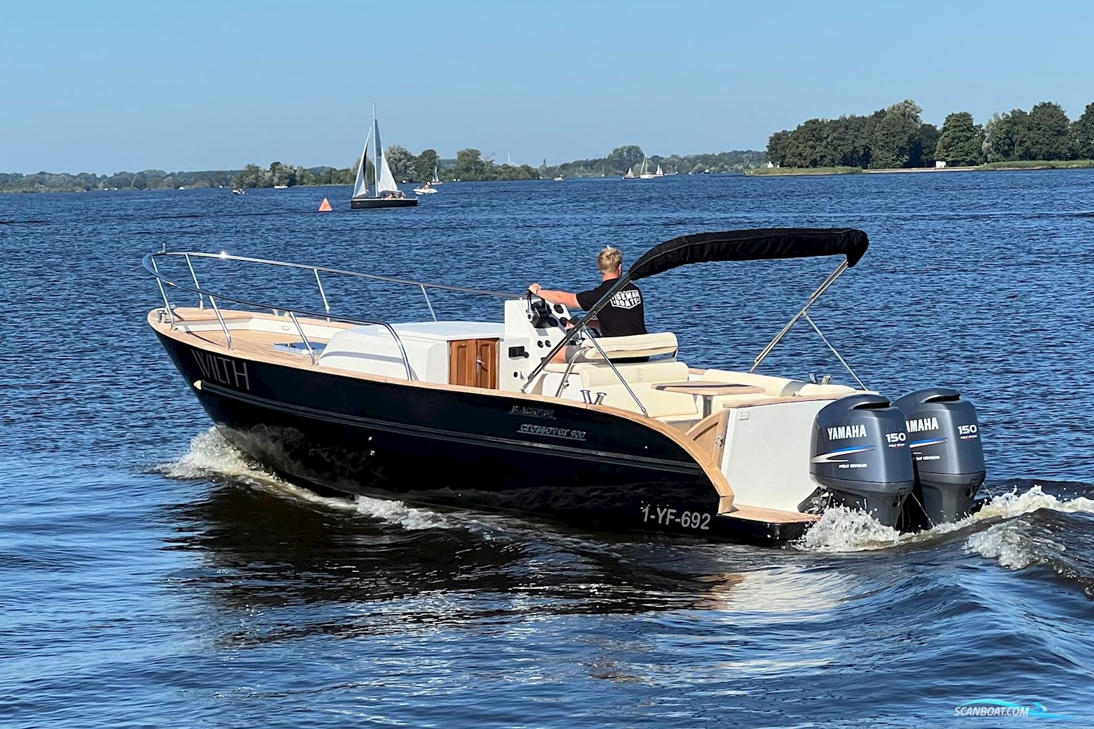 Center Console Blackfish Crossover 900