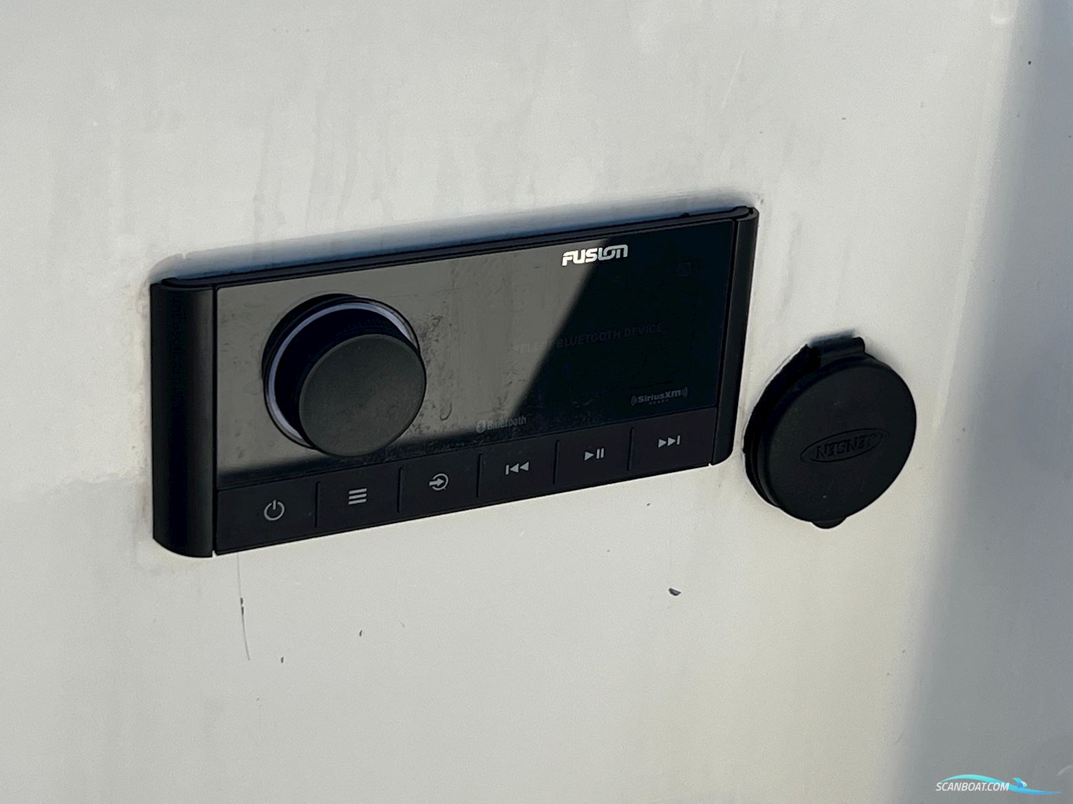 Center Console Blackfish Crossover 900