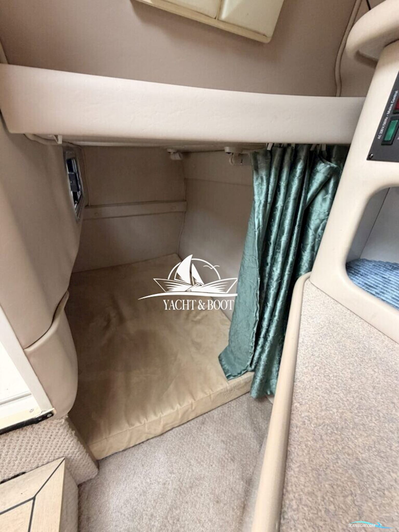 Chaparral 240 Signatur